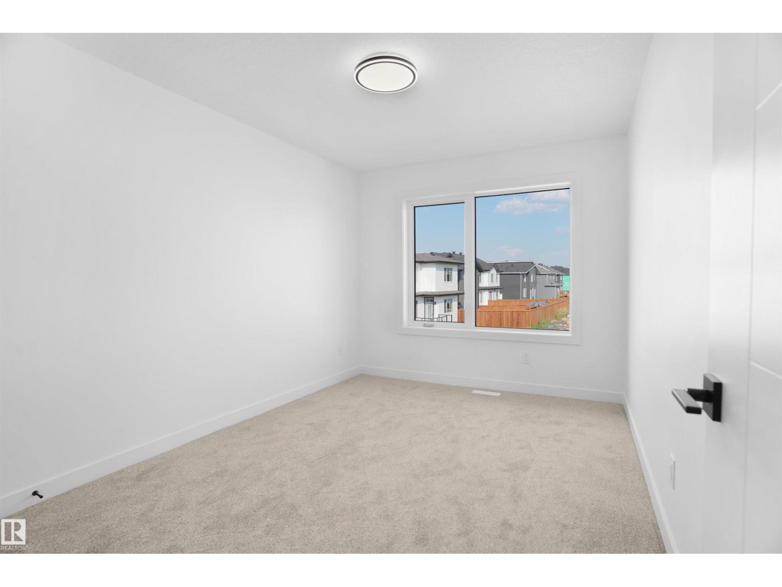 84 Blackbird BN, Fort Saskatchewan