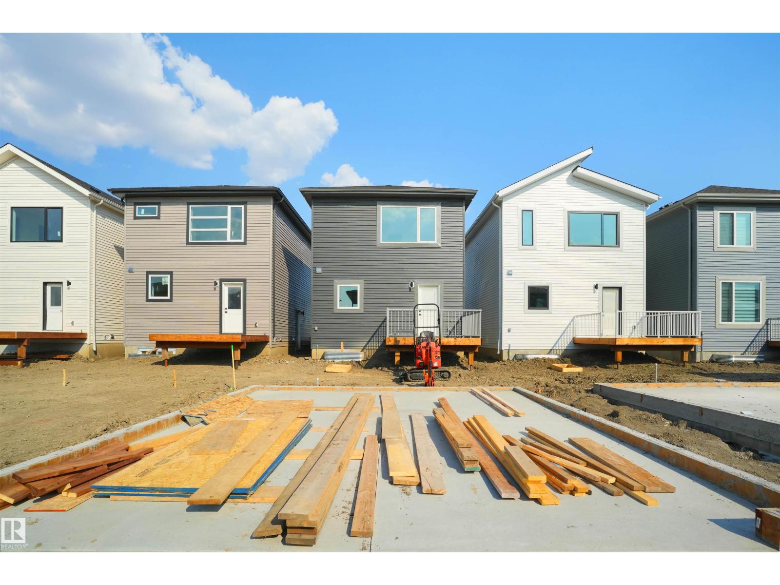 84 Blackbird BN, Fort Saskatchewan