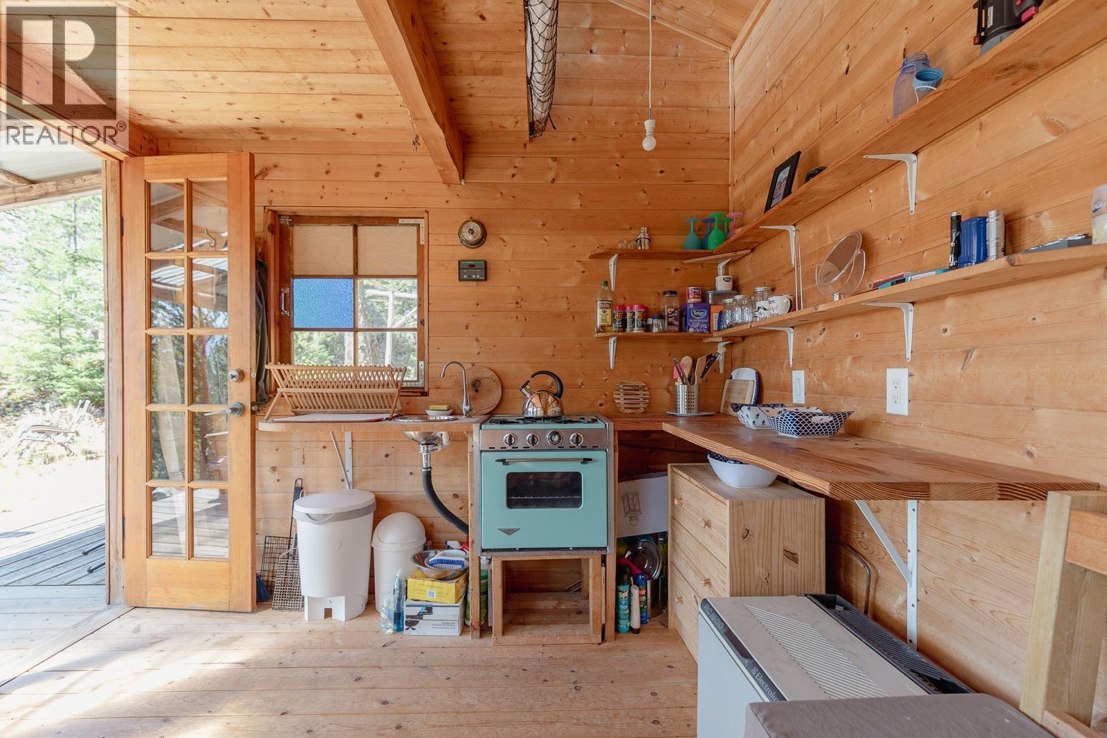 Lot 33 FIRCOM PLATEAU, Gambier Island