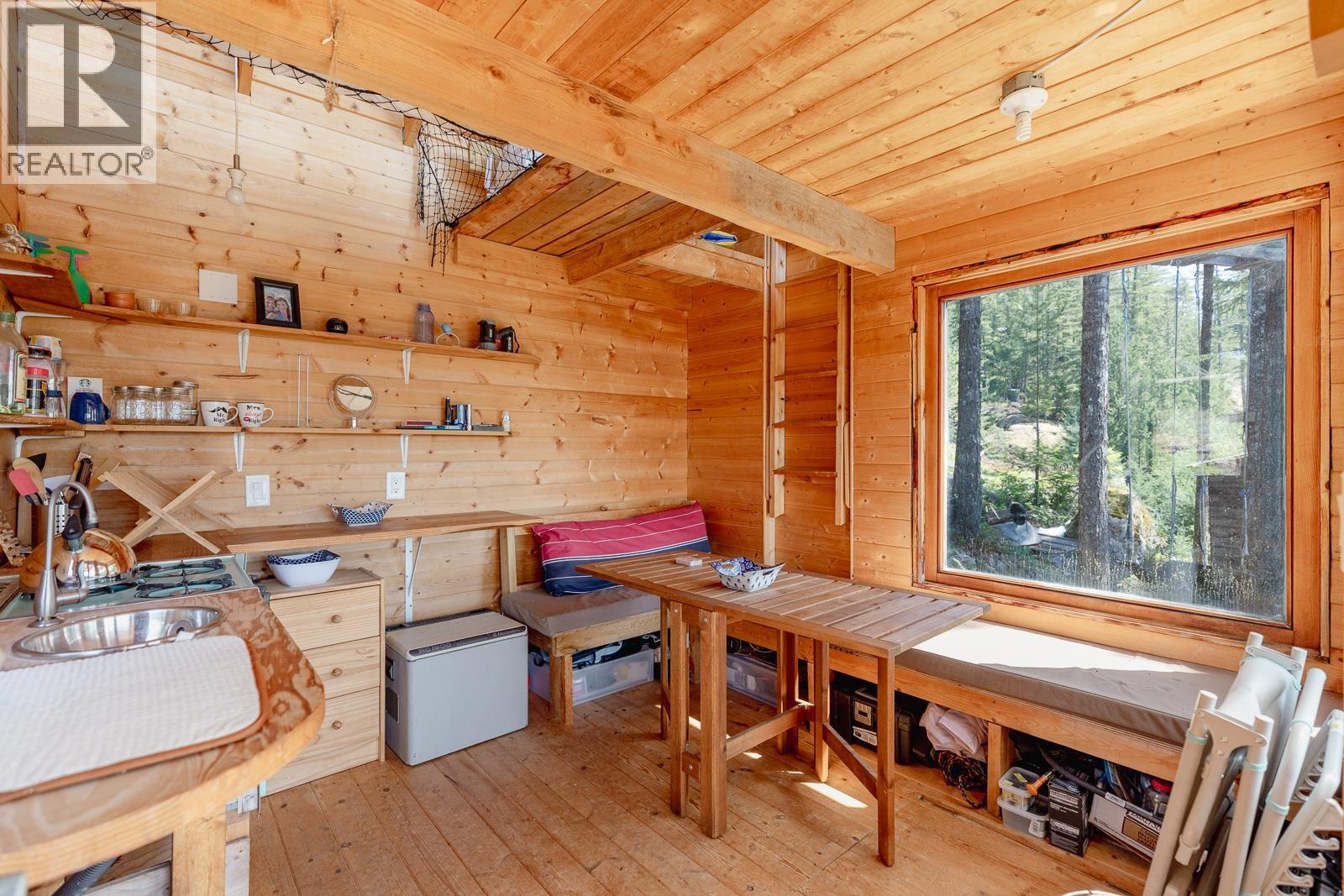 Lot 33 FIRCOM PLATEAU, Gambier Island