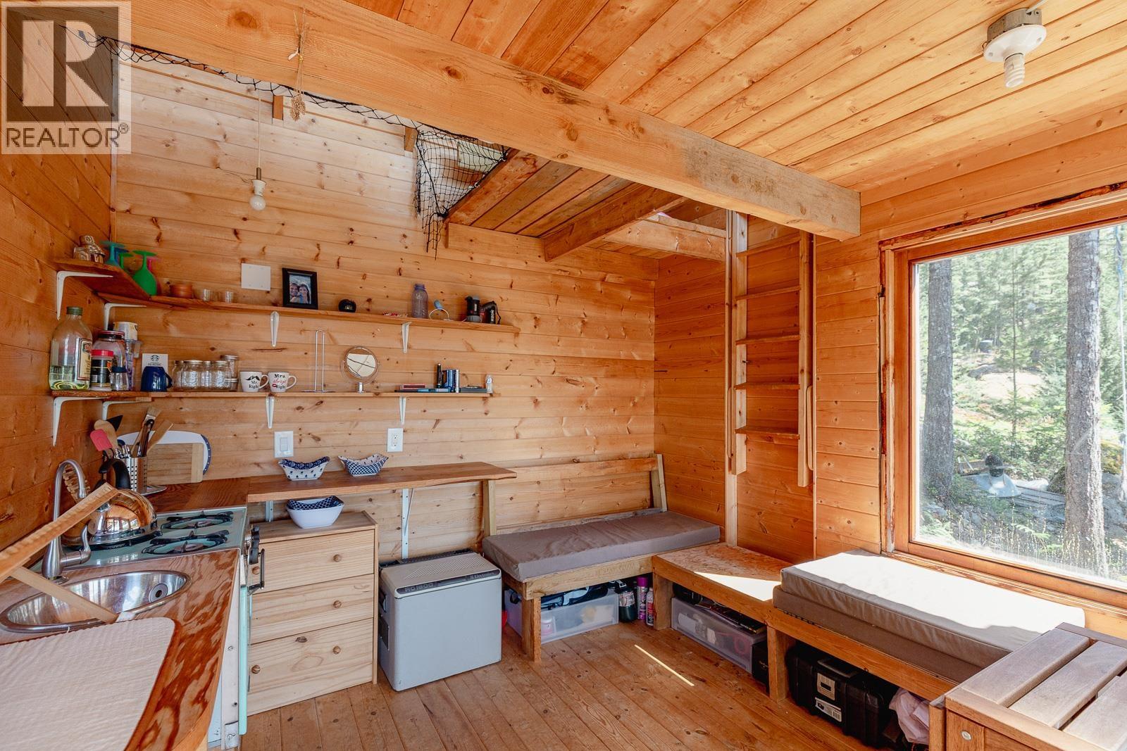 Lot 33 FIRCOM PLATEAU, Gambier Island