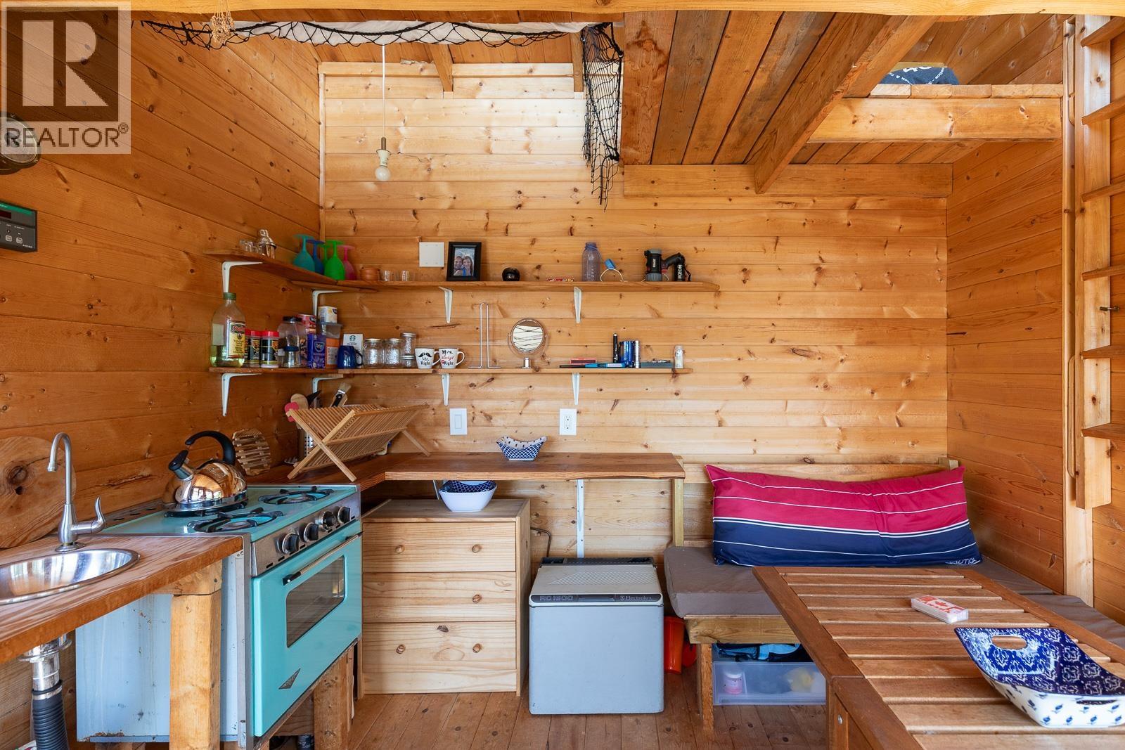 Lot 33 FIRCOM PLATEAU, Gambier Island