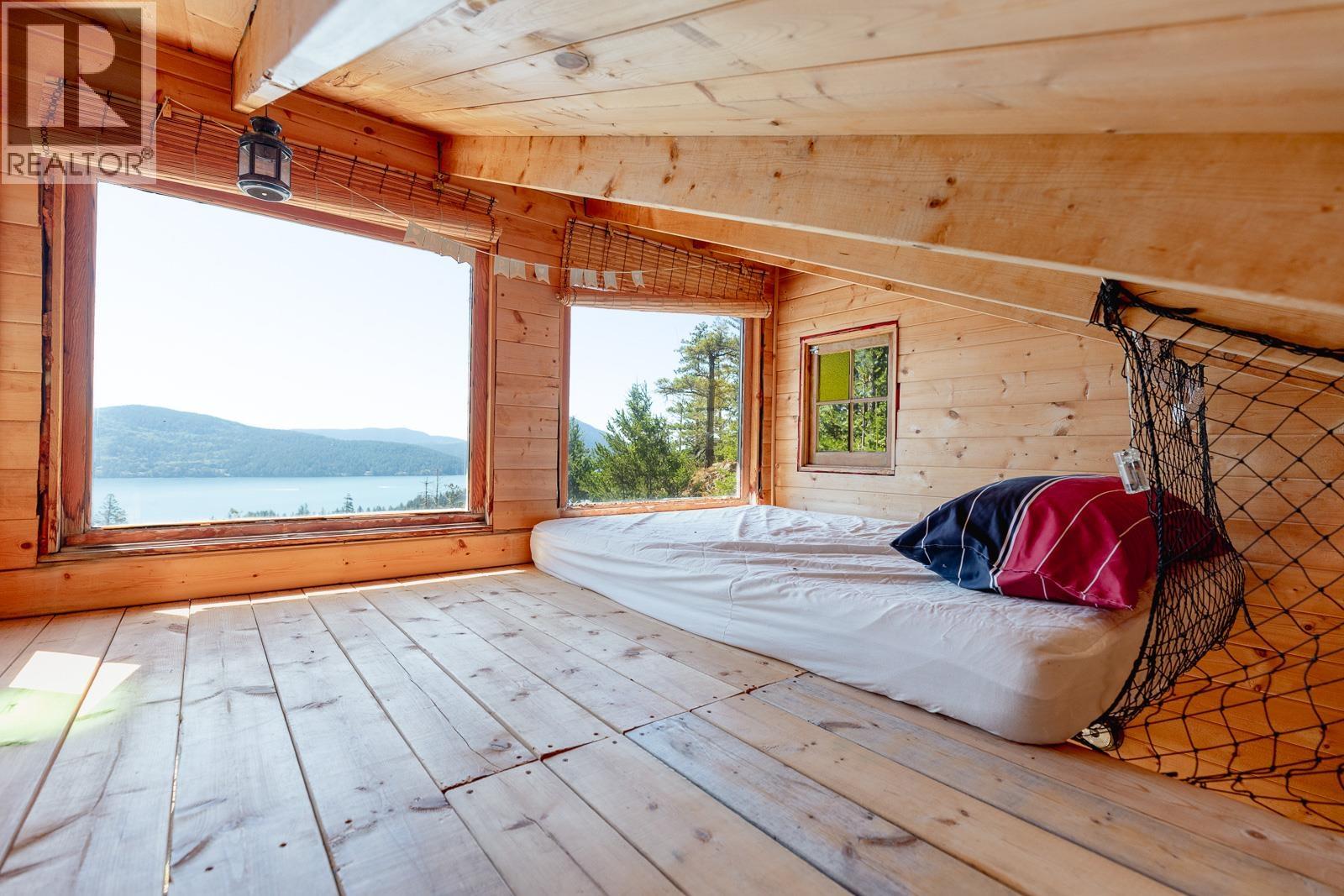 Lot 33 FIRCOM PLATEAU, Gambier Island