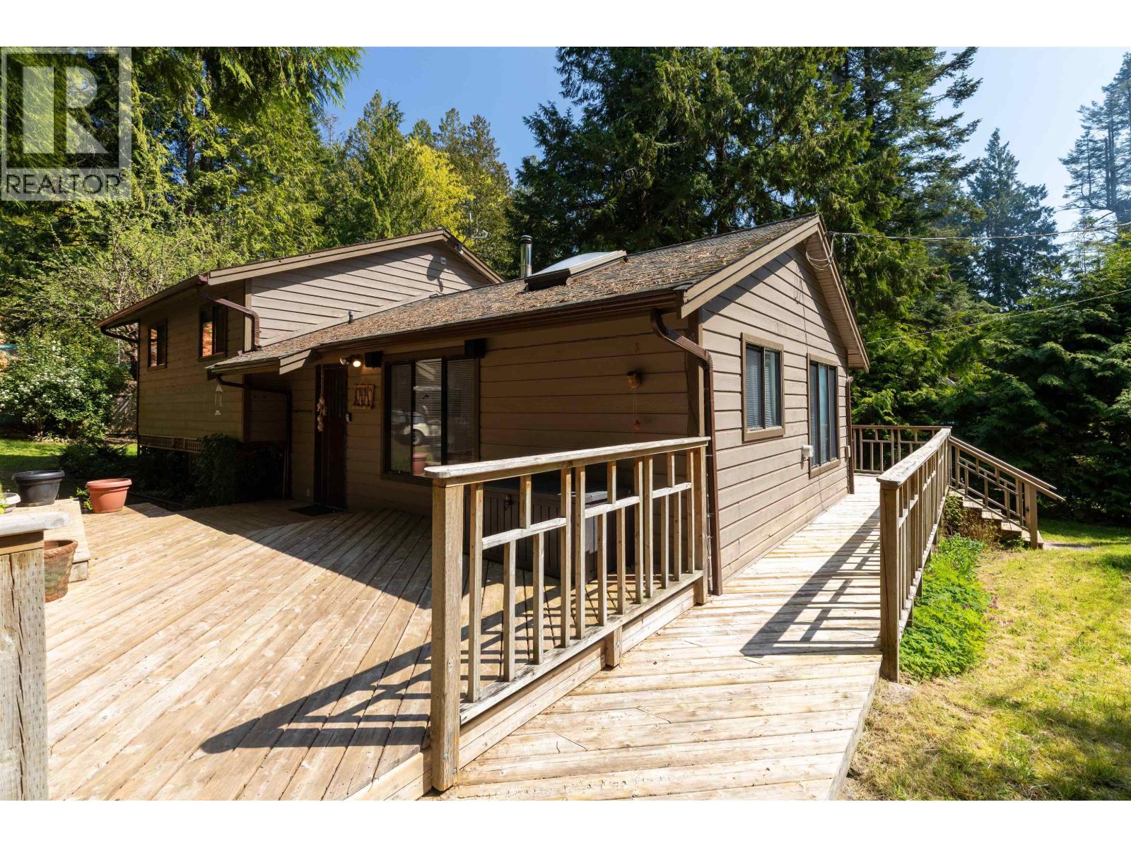 350 OAK AVENUE, Keats Island