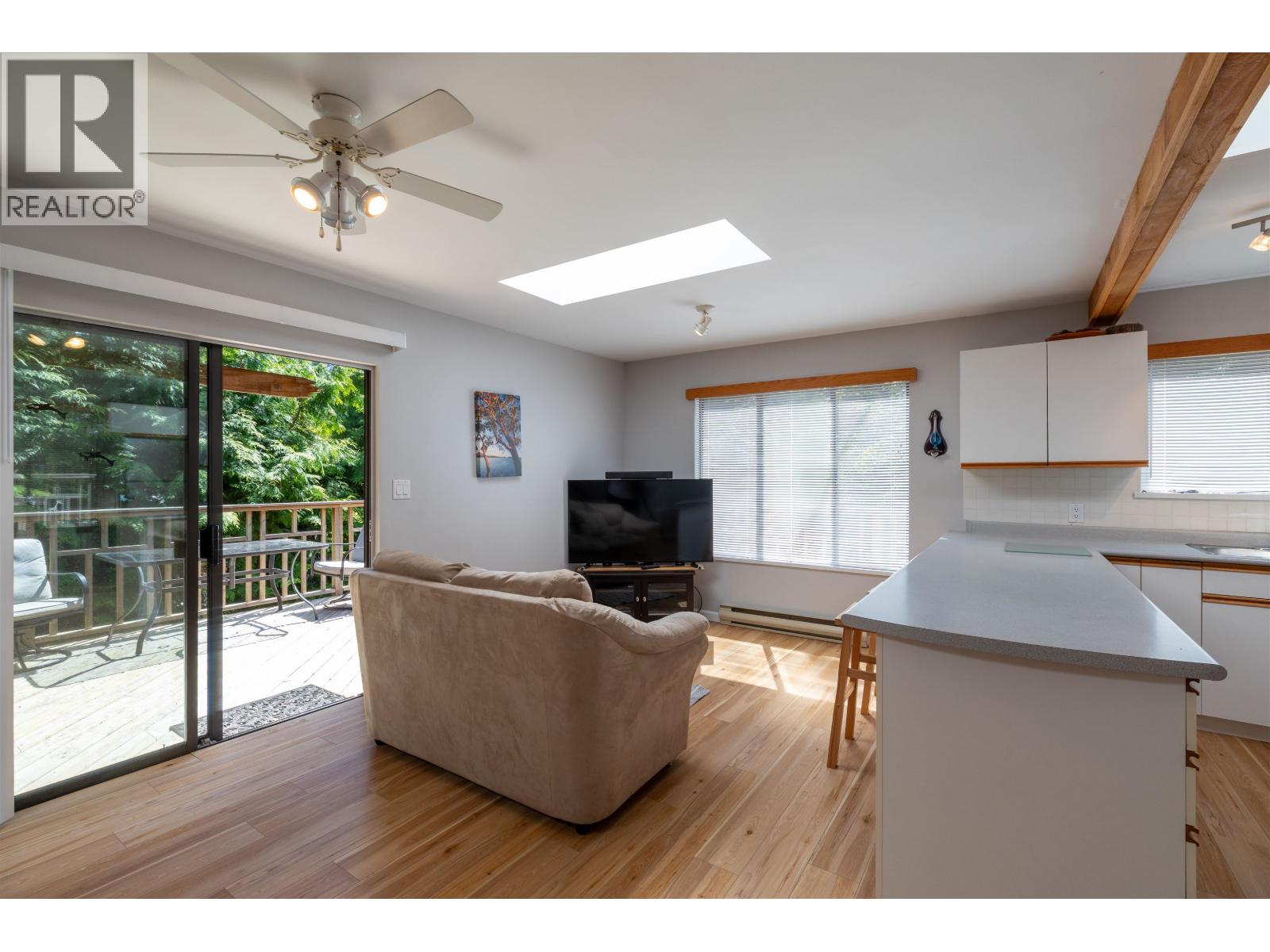 350 OAK AVENUE, Keats Island