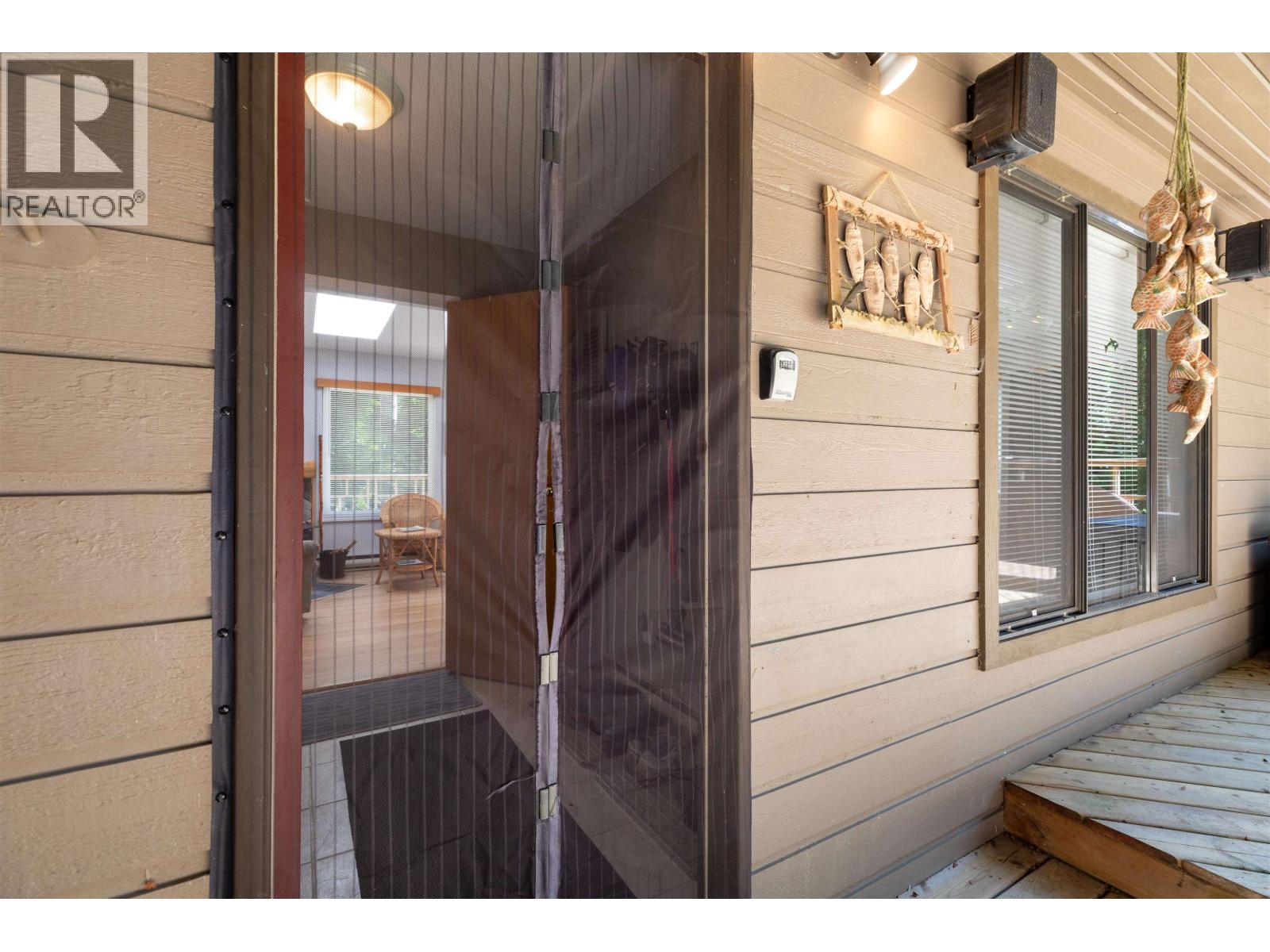 350 OAK AVENUE, Keats Island