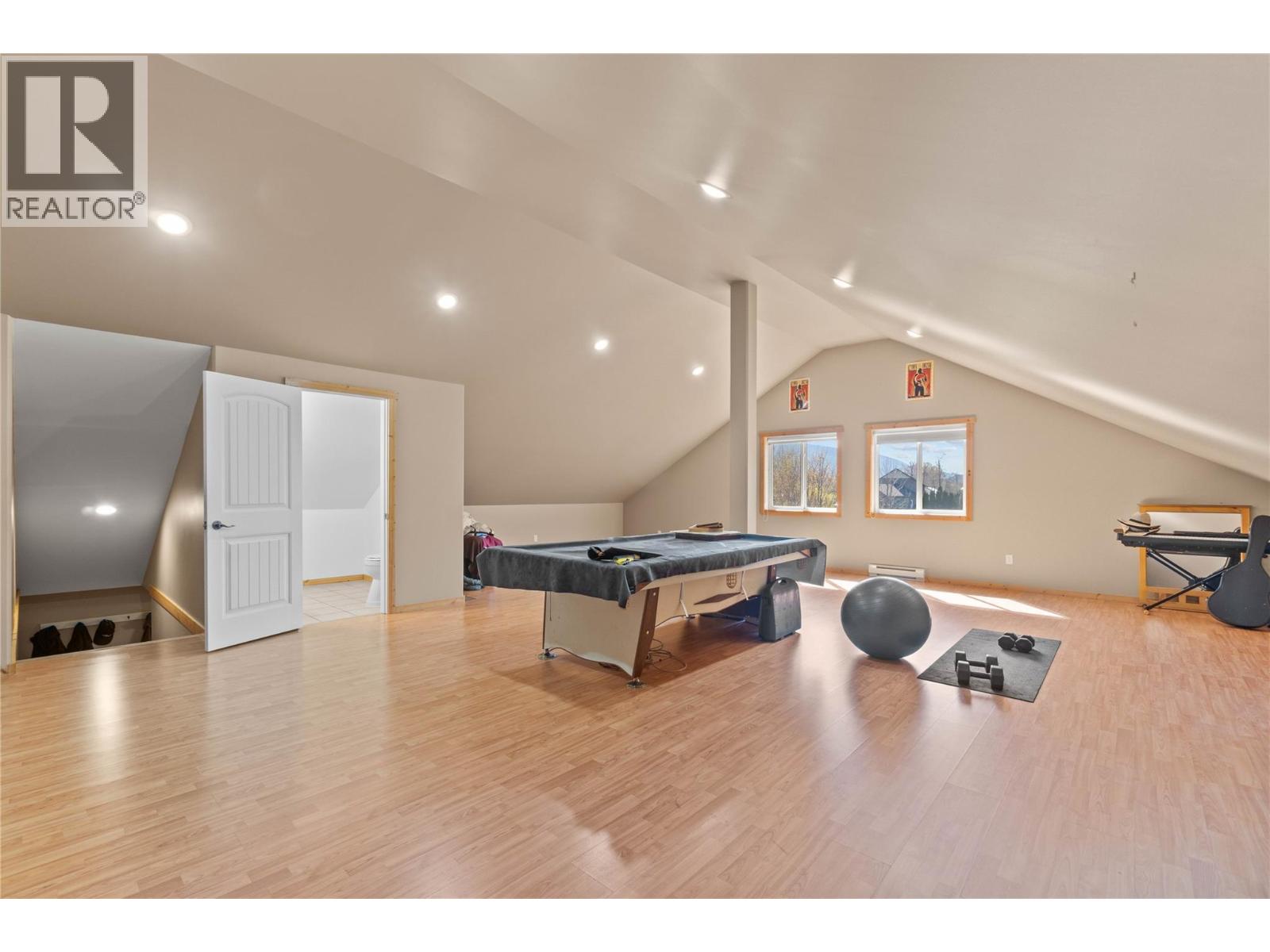  152 Salmon River Road, Salmon Arm