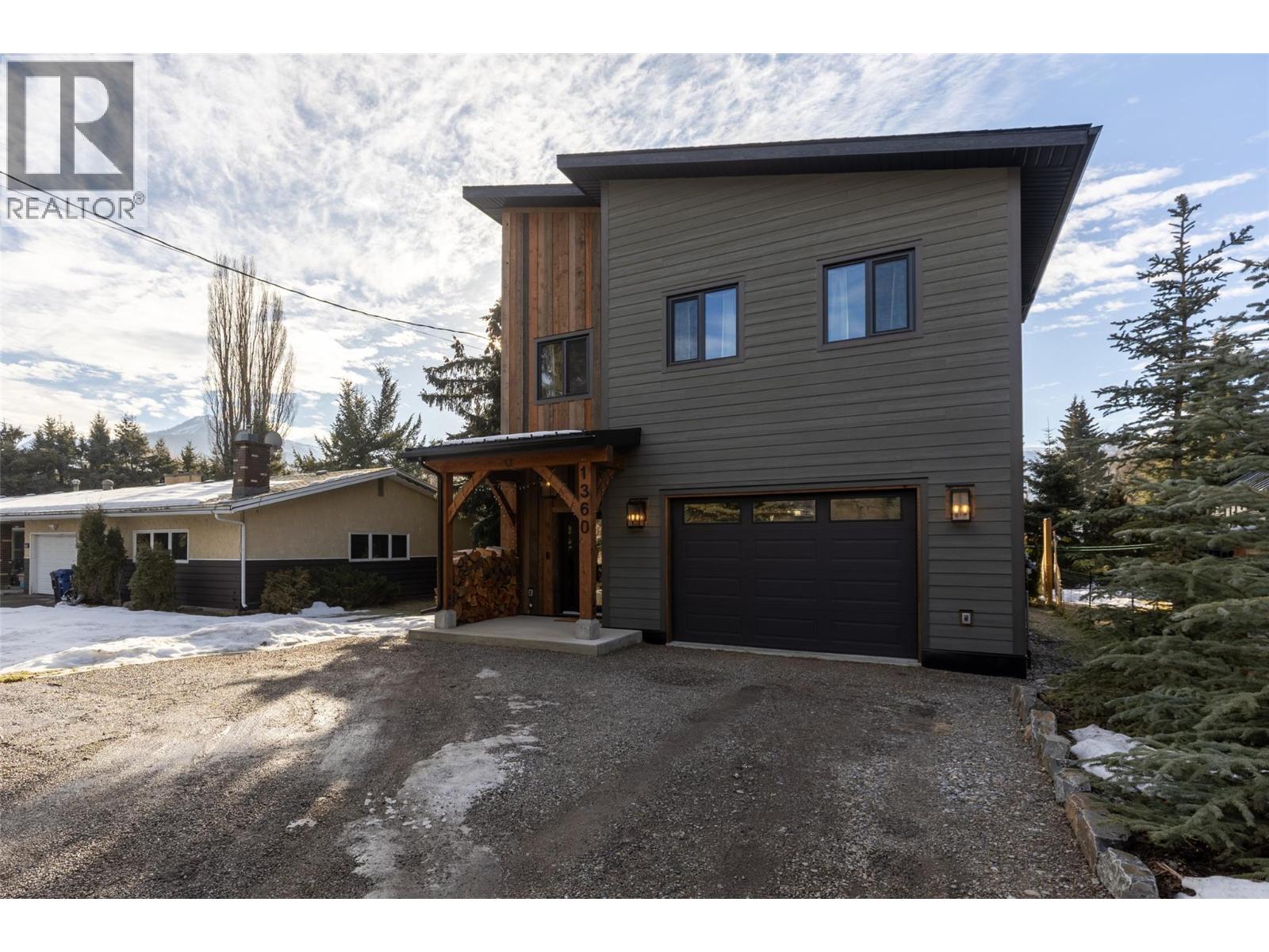 1360 McLeod Avenue, Fernie
