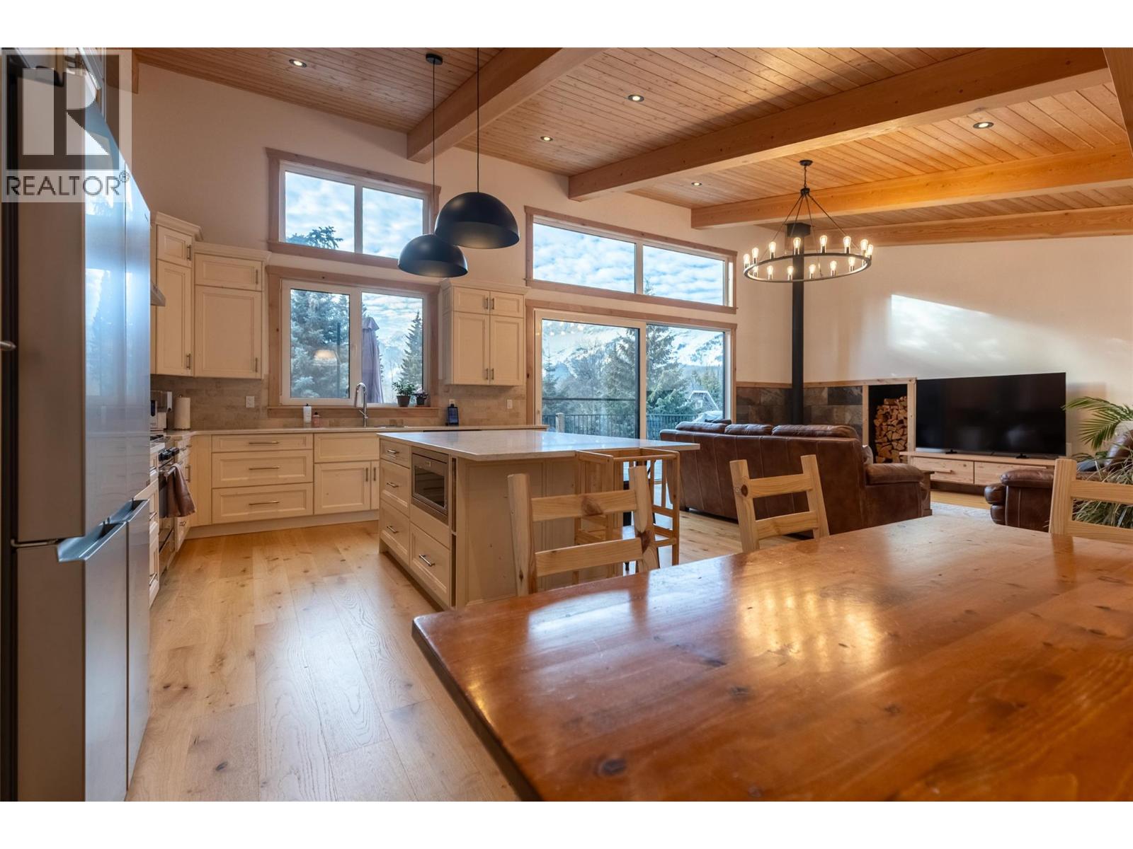 1360 McLeod Avenue, Fernie