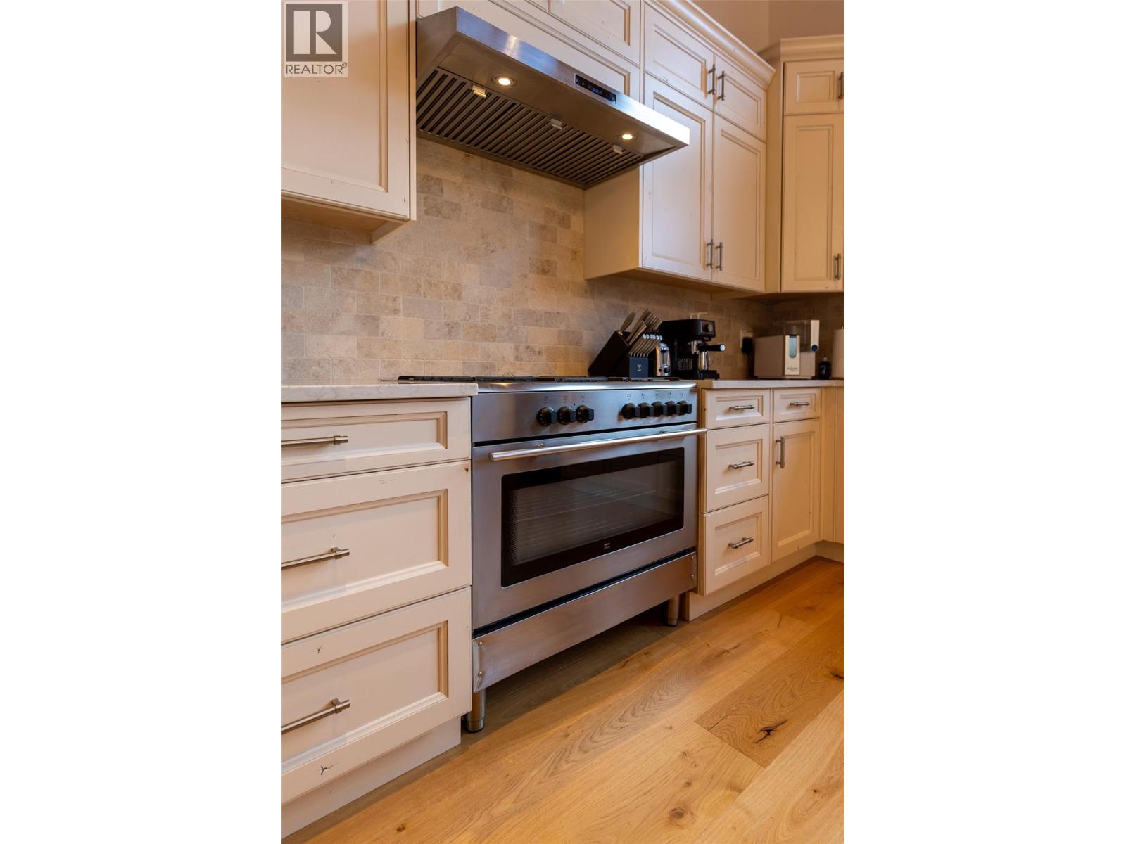 1360 McLeod Avenue, Fernie