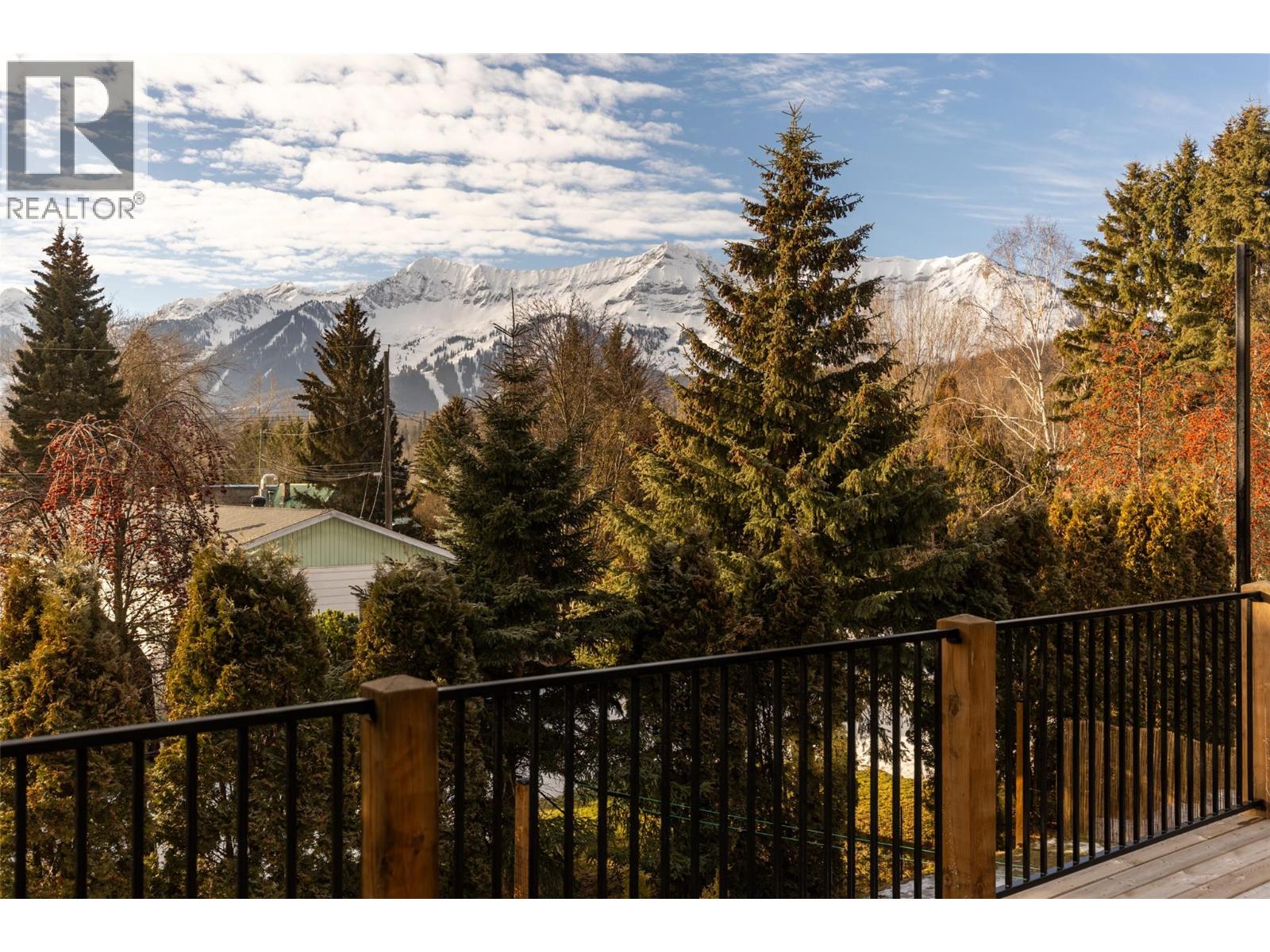 1360 McLeod Avenue, Fernie