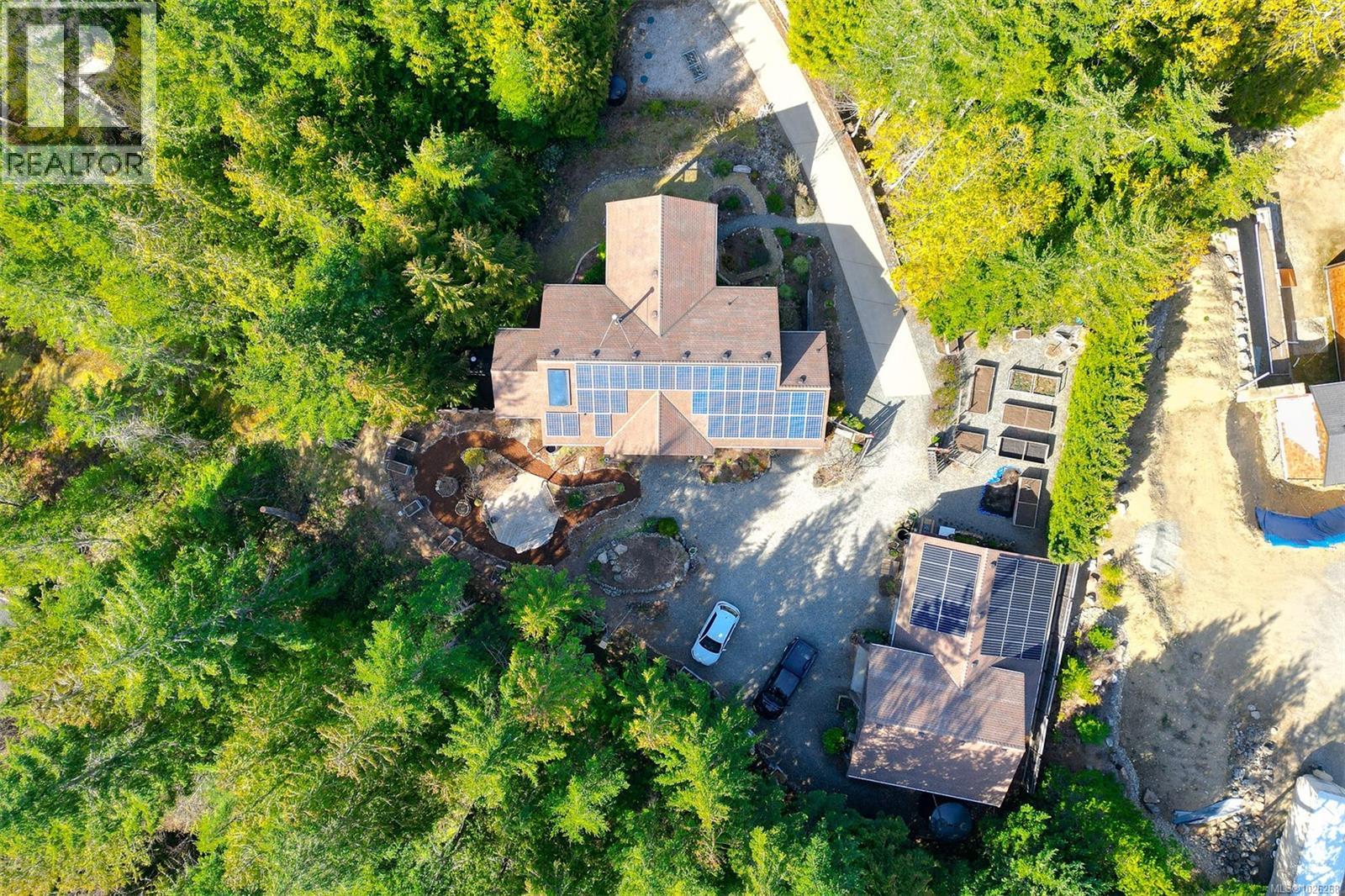 1860 Ashling Rd, Qualicum Beach