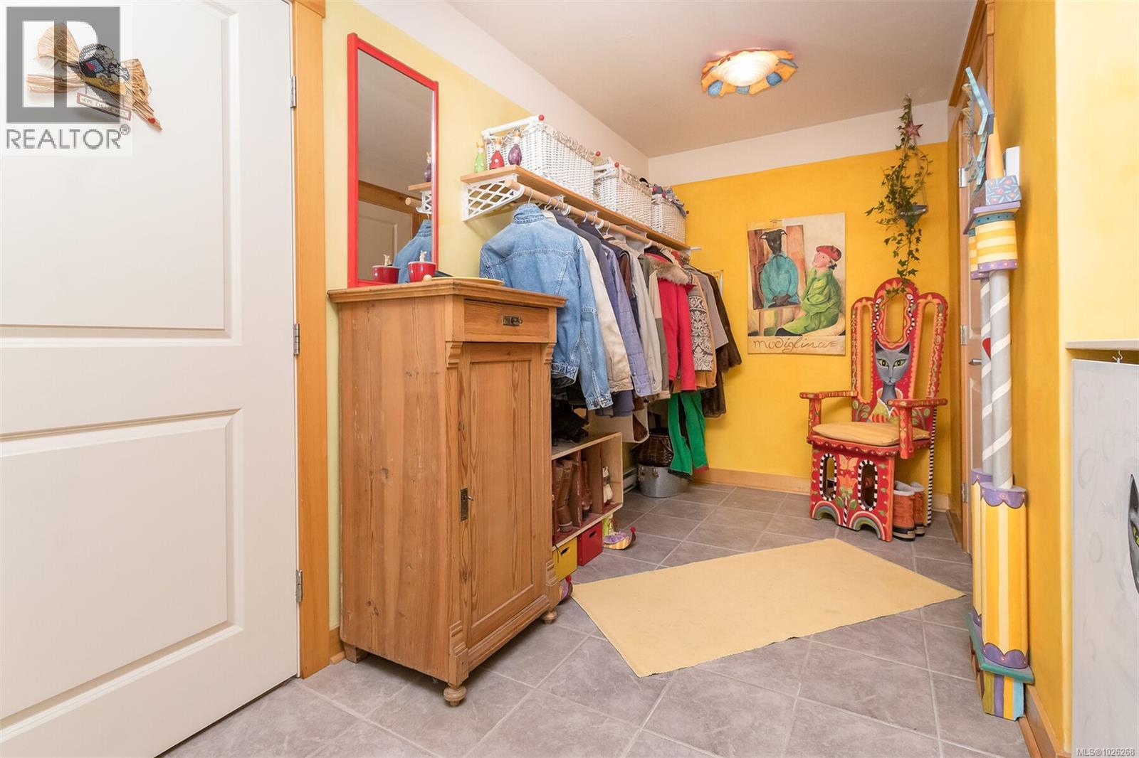 1860 Ashling Rd, Qualicum Beach