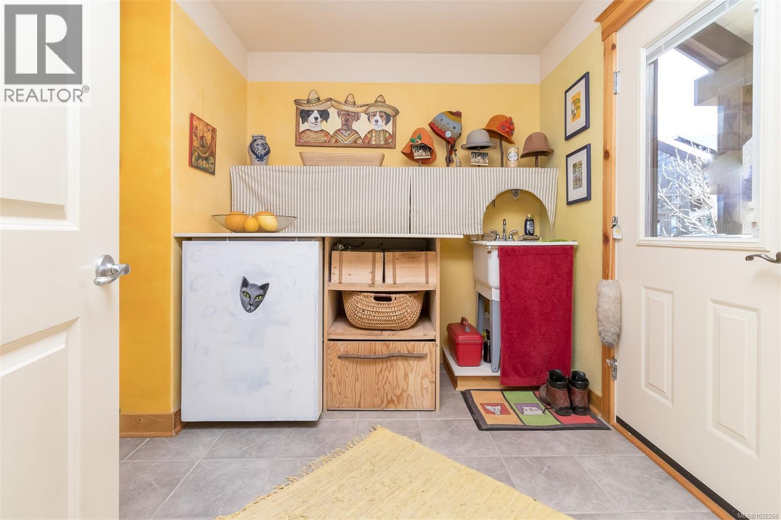 1860 Ashling Rd, Qualicum Beach