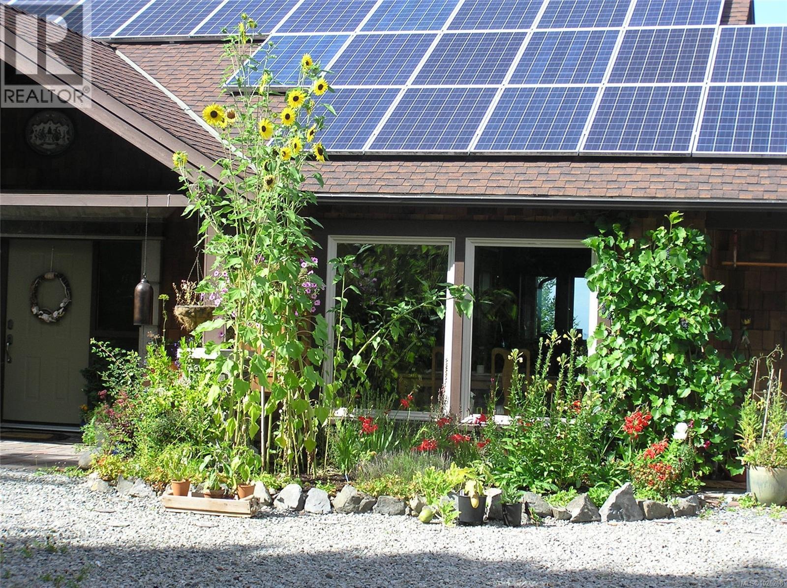 1860 Ashling Rd, Qualicum Beach