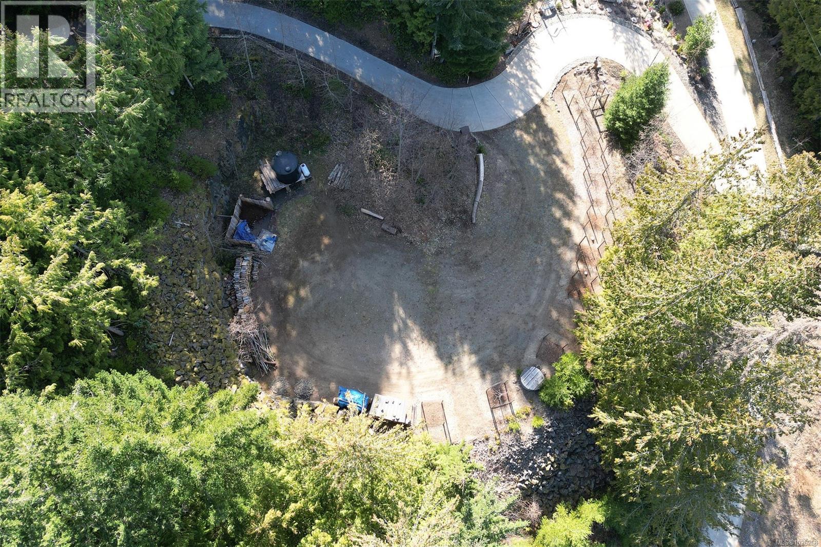 1860 Ashling Rd, Qualicum Beach