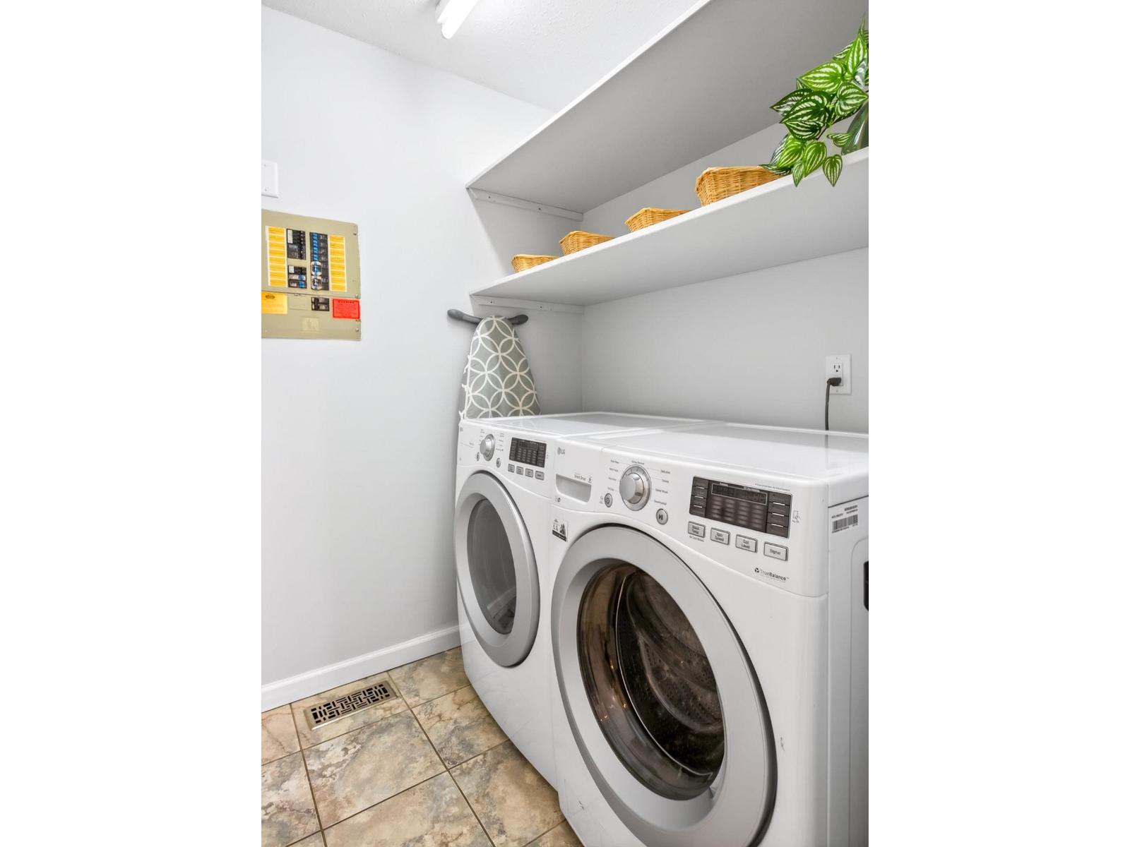 12724 28 AVENUE, Surrey