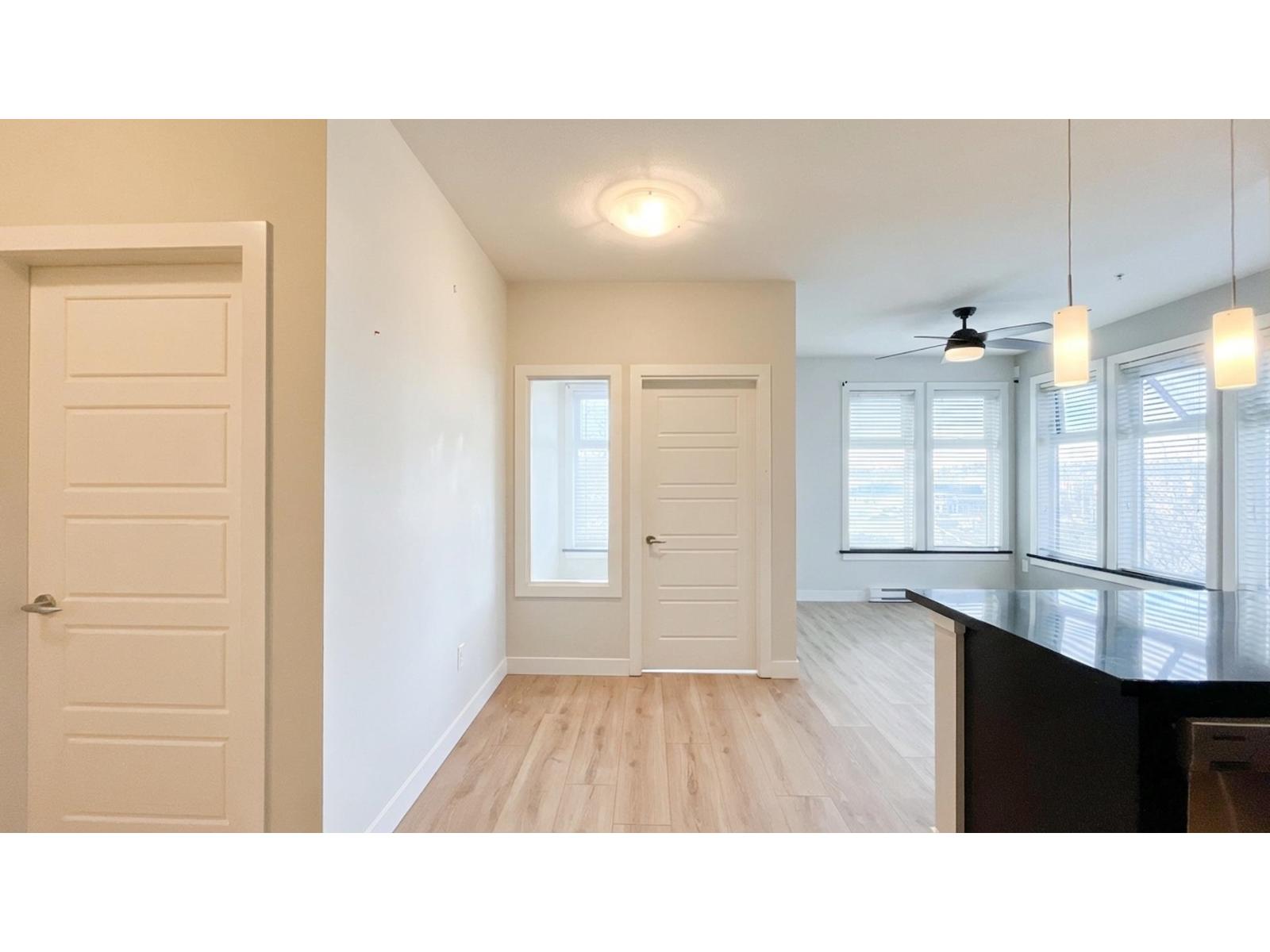 309 20058 FRASER HIGHWAY, Langley