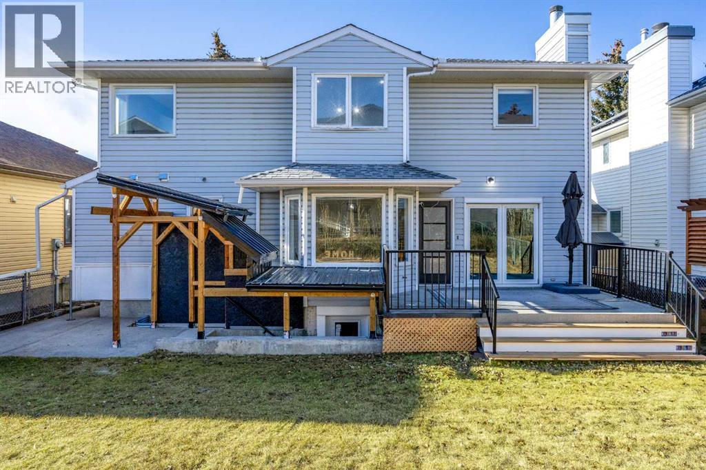Single Family House for Sale in  Hawkstone Drive NW Hawkwood Calgary 