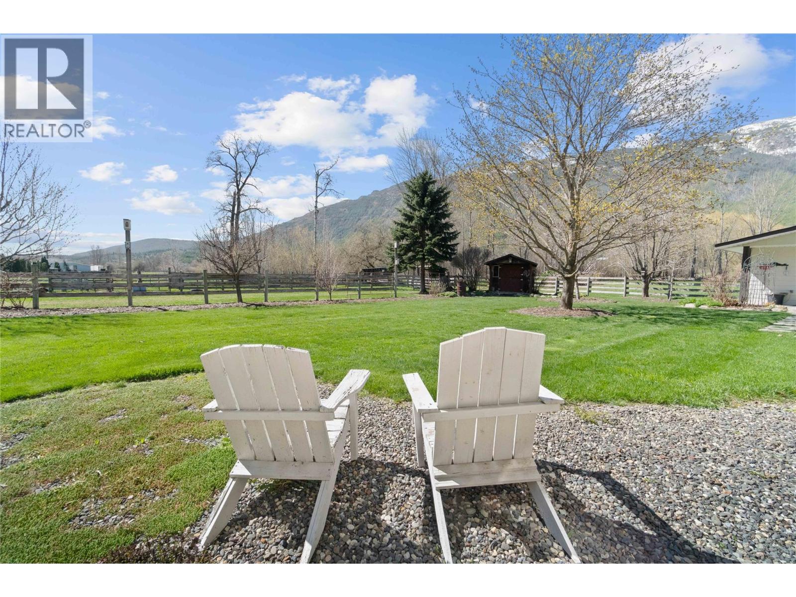 152 Salmon River Road, Salmon Arm