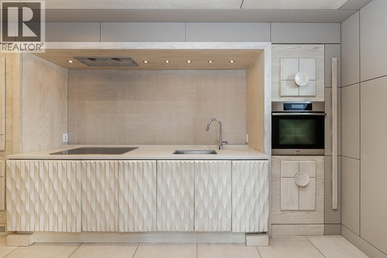 802 1888 ALBERNI STREET, Vancouver