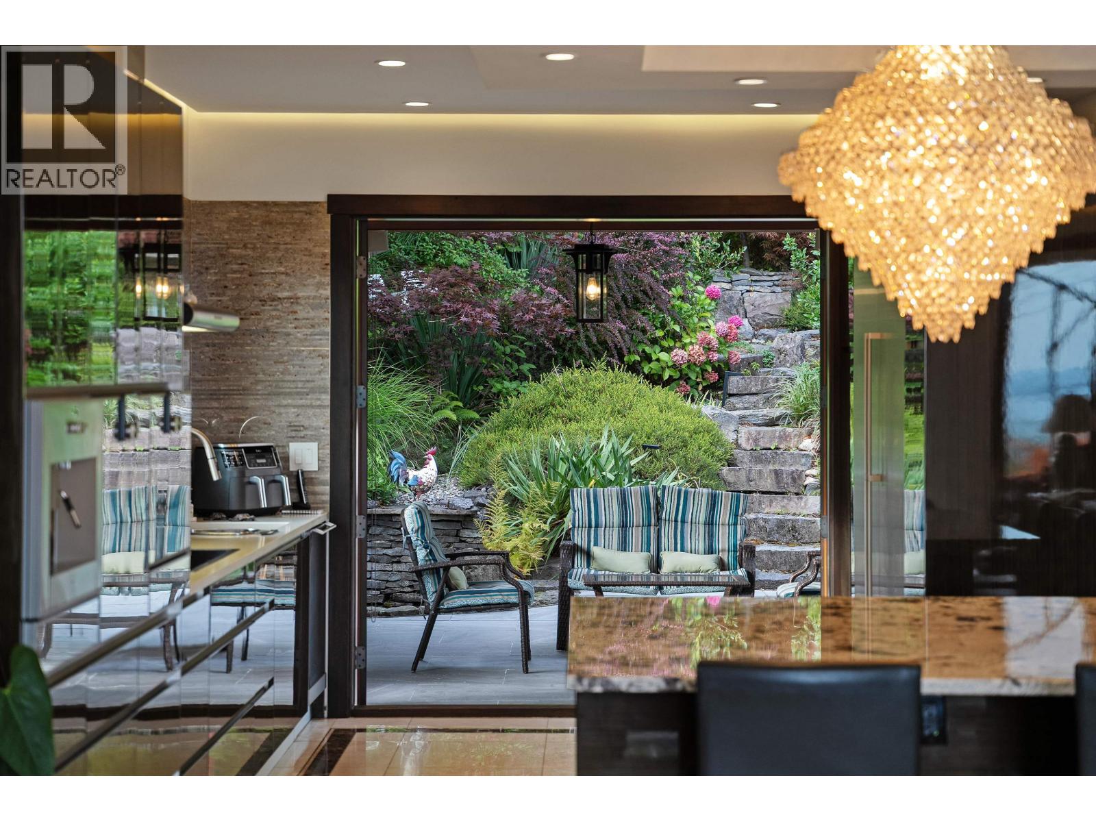 2643 NELSON AVENUE, West Vancouver