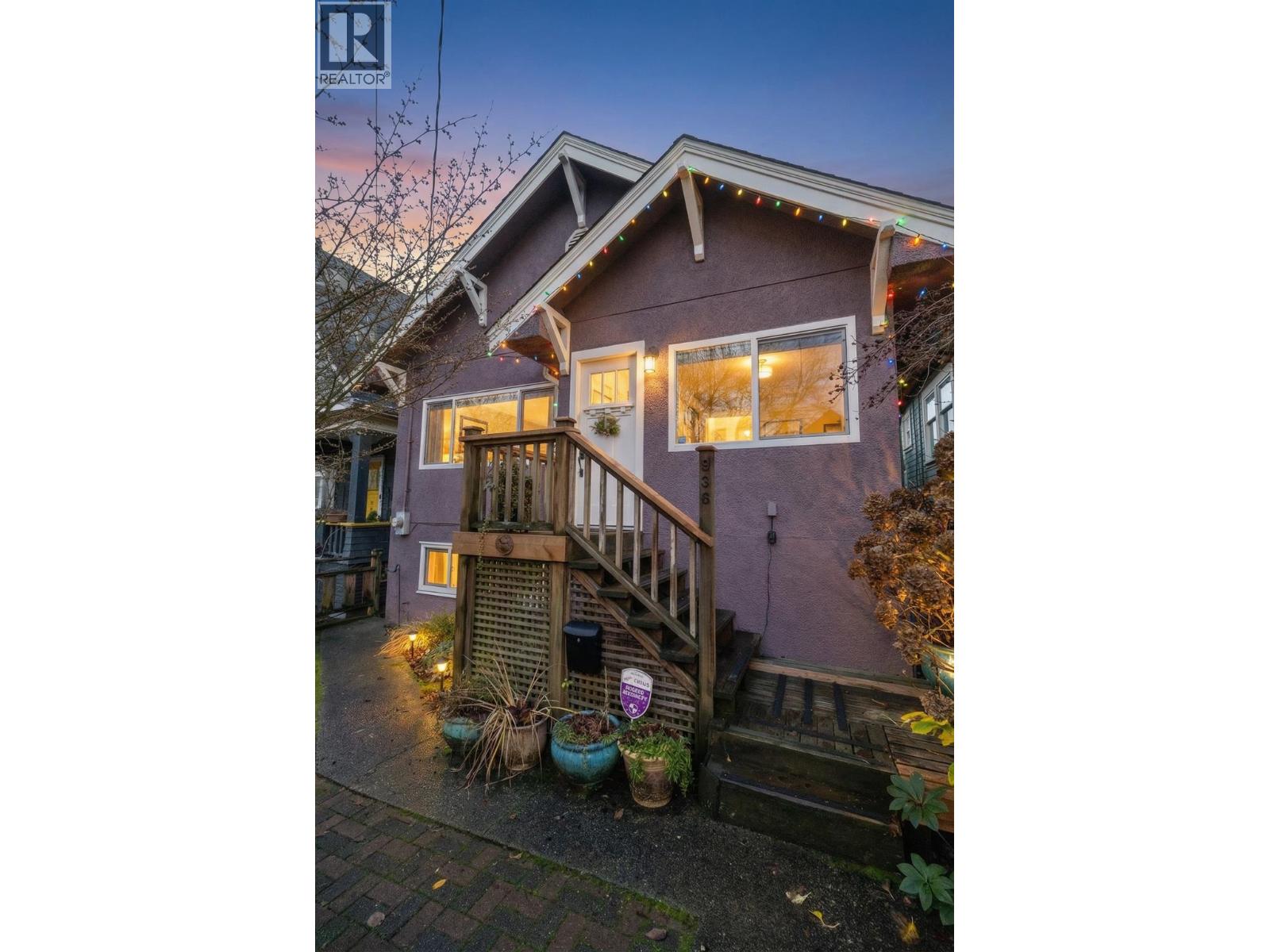 936 SEMLIN DRIVE - Photo 2 of 38, Vancouver, British Columbia