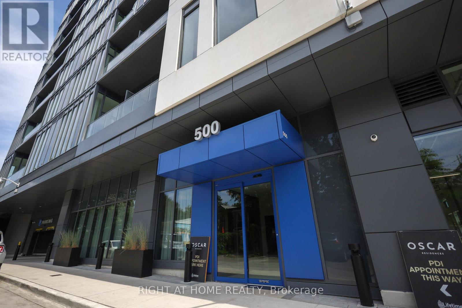 #209 500 DUPONT STREET - 3