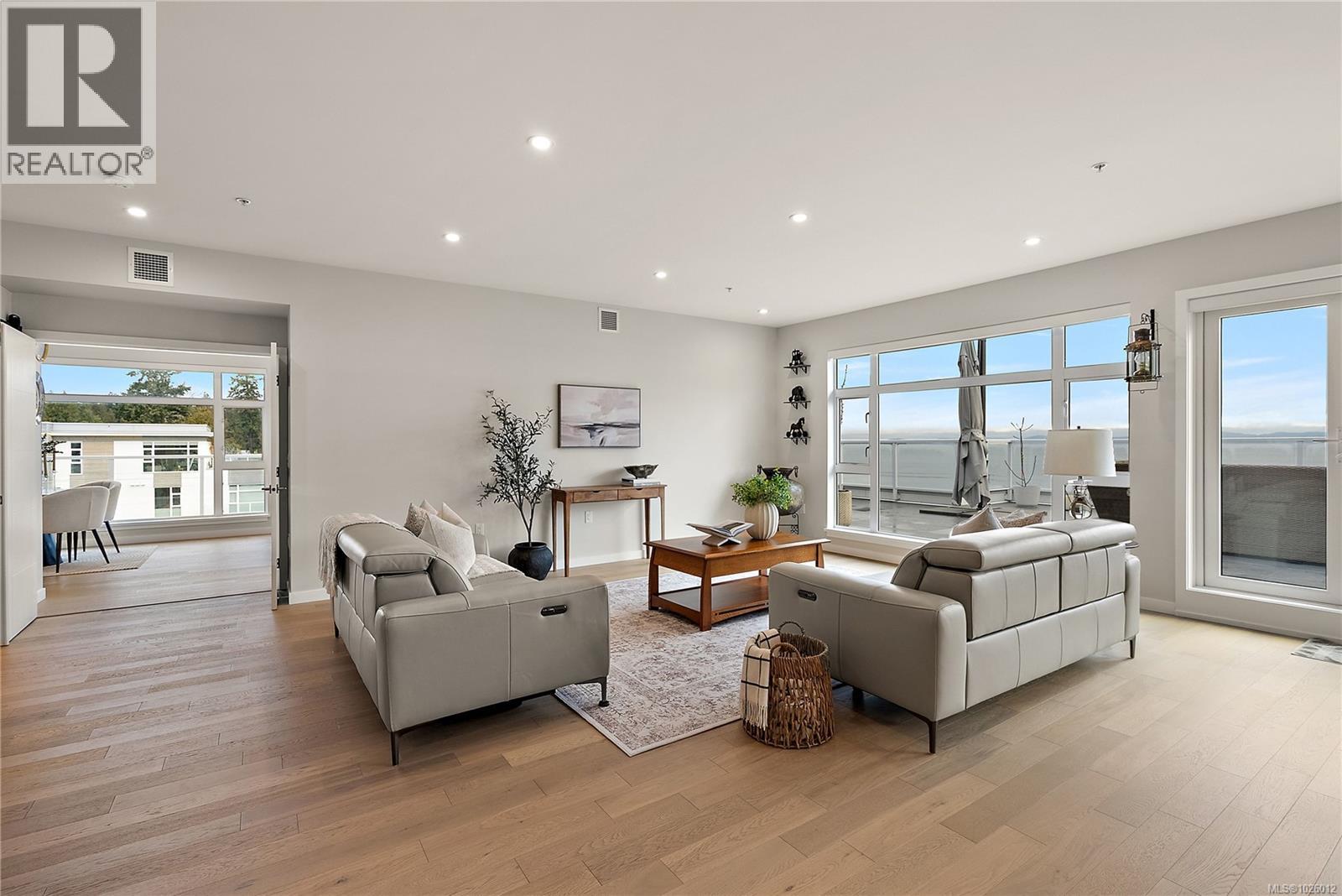 410 5118 Cordova Bay Road, Saanich