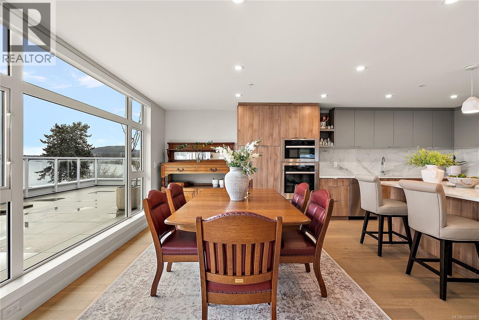 410 5118 Cordova Bay Road, Saanich