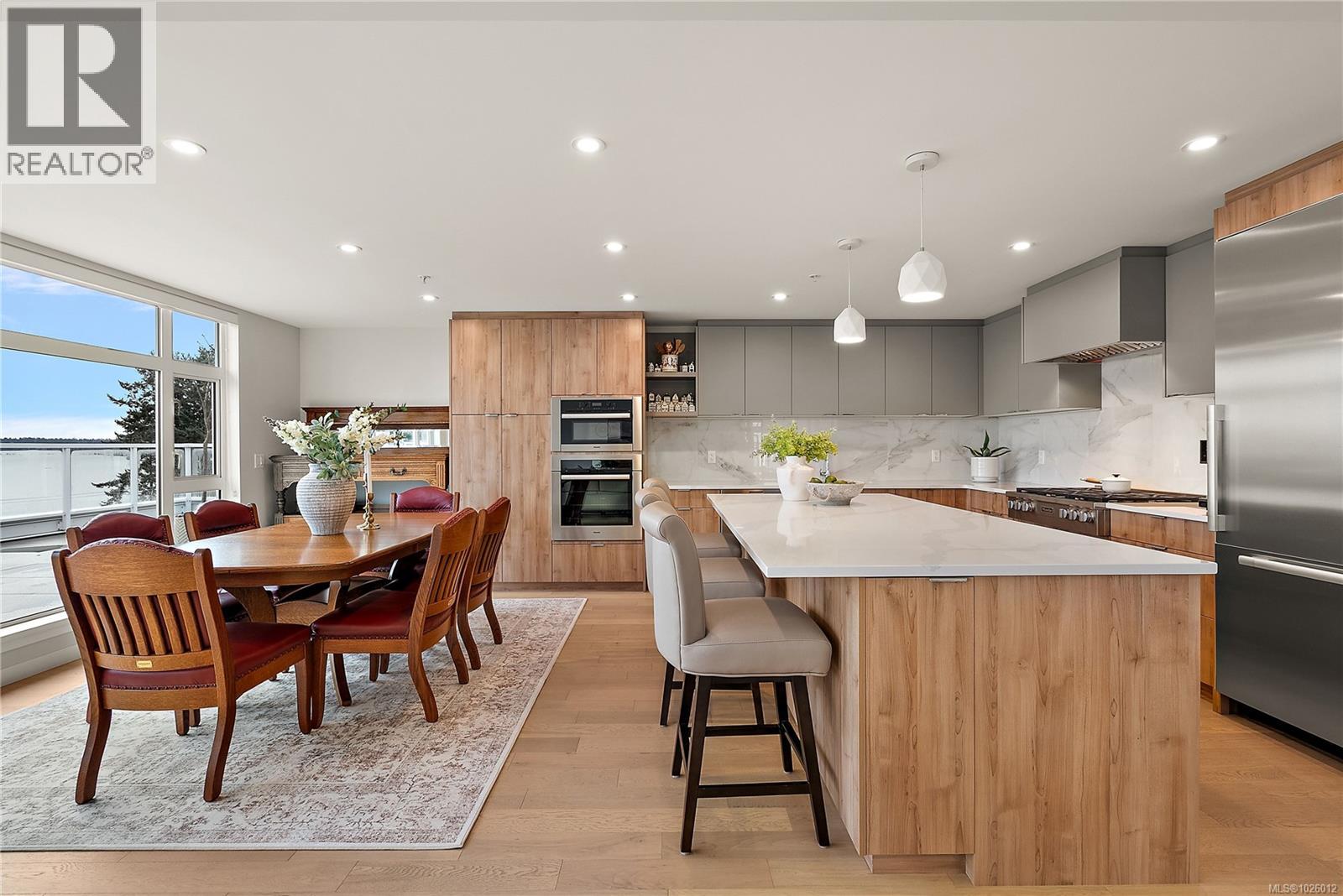 410 5118 Cordova Bay Road, Saanich