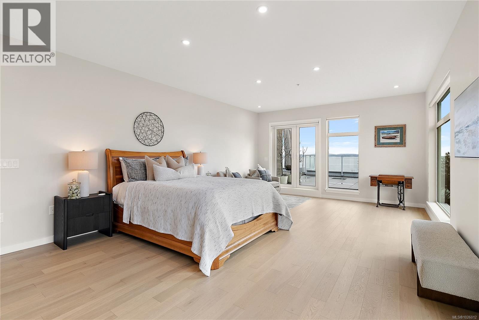 410 5118 Cordova Bay Road, Saanich