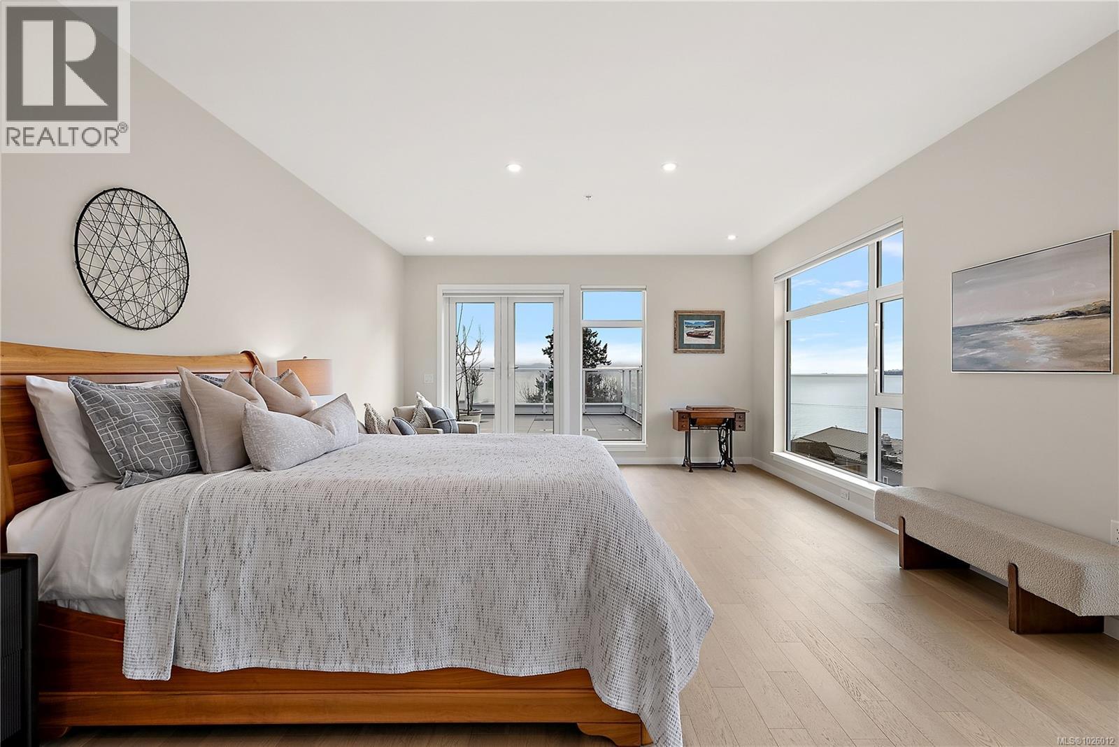 410 5118 Cordova Bay Road, Saanich