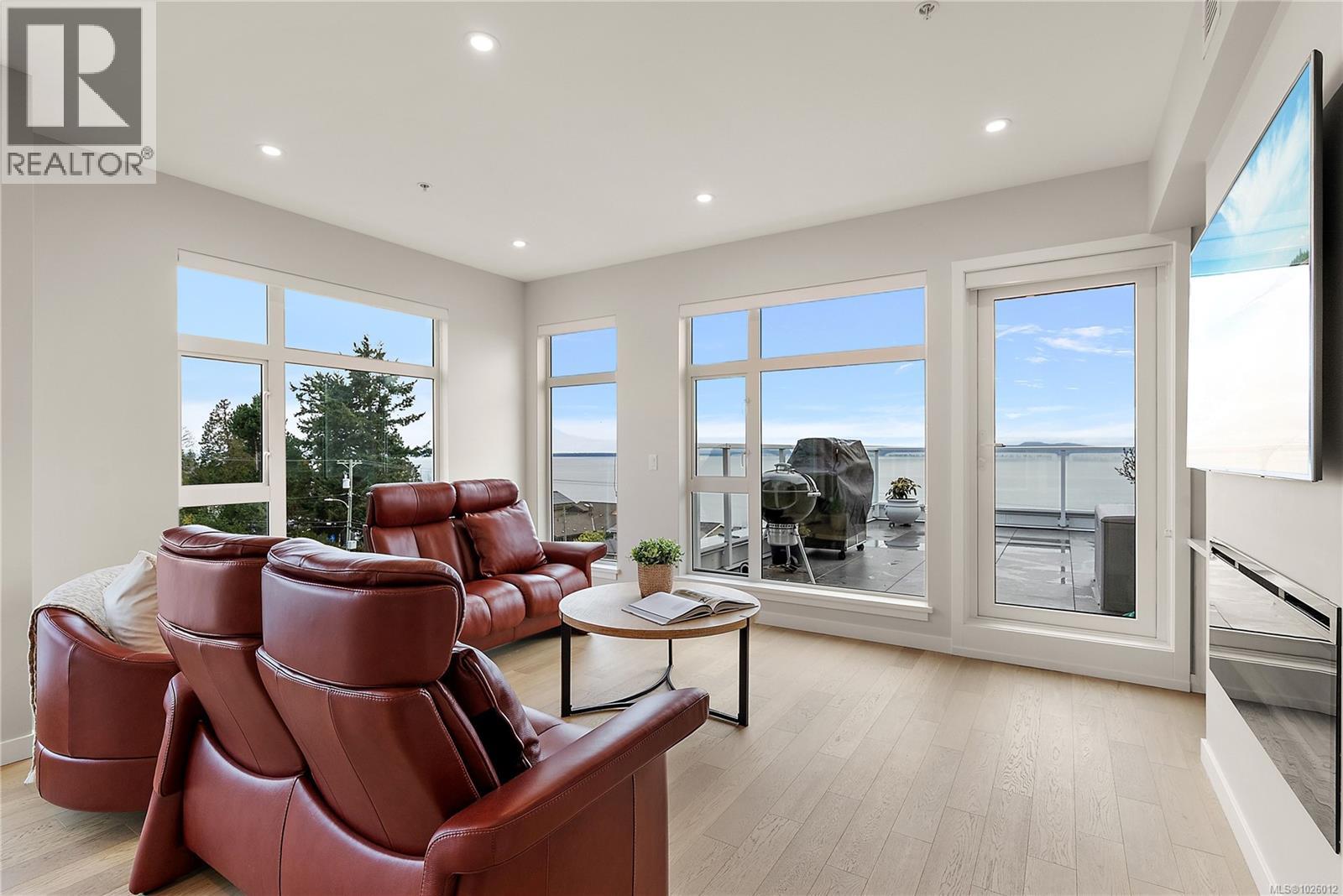 410 5118 Cordova Bay Road, Saanich