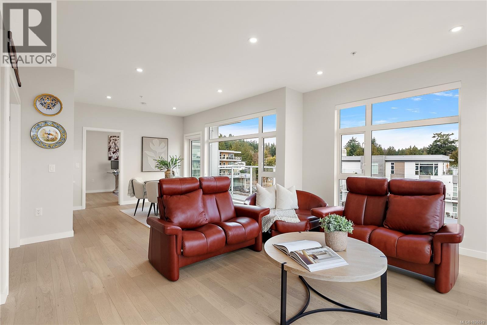 410 5118 Cordova Bay Road, Saanich