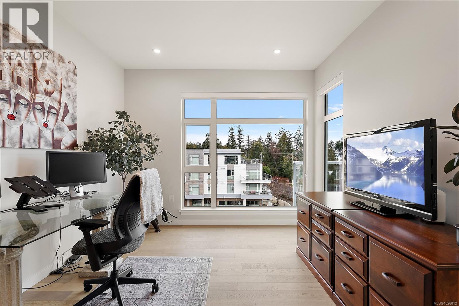 410 5118 Cordova Bay Road, Saanich