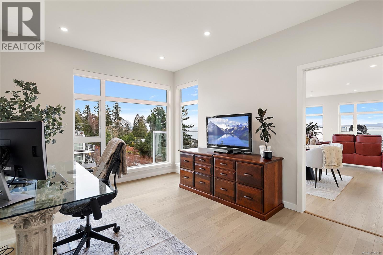 410 5118 Cordova Bay Road, Saanich