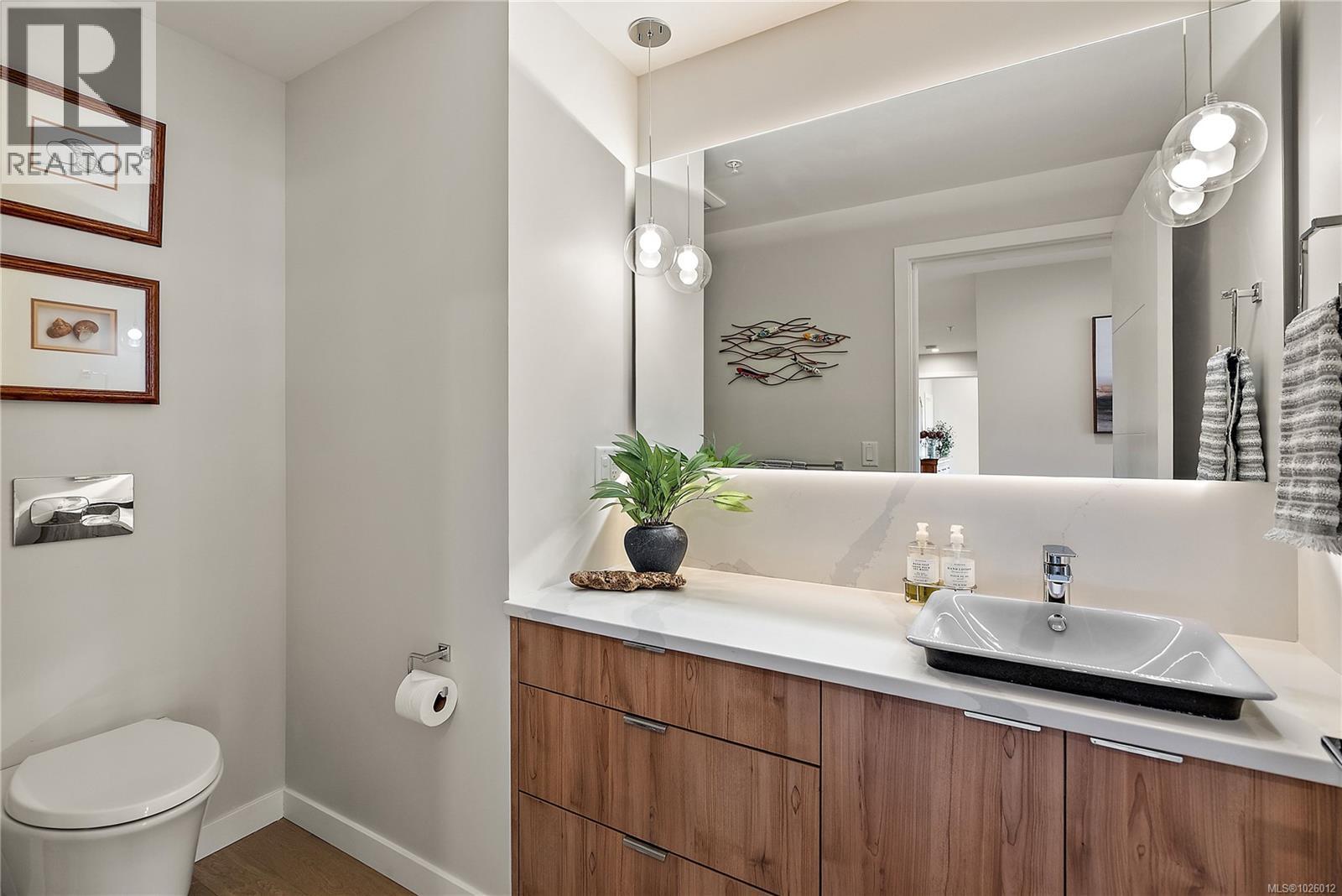 410 5118 Cordova Bay Road, Saanich