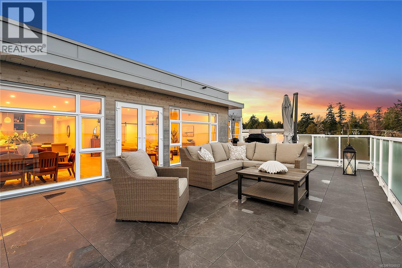 410 5118 Cordova Bay Road, Saanich