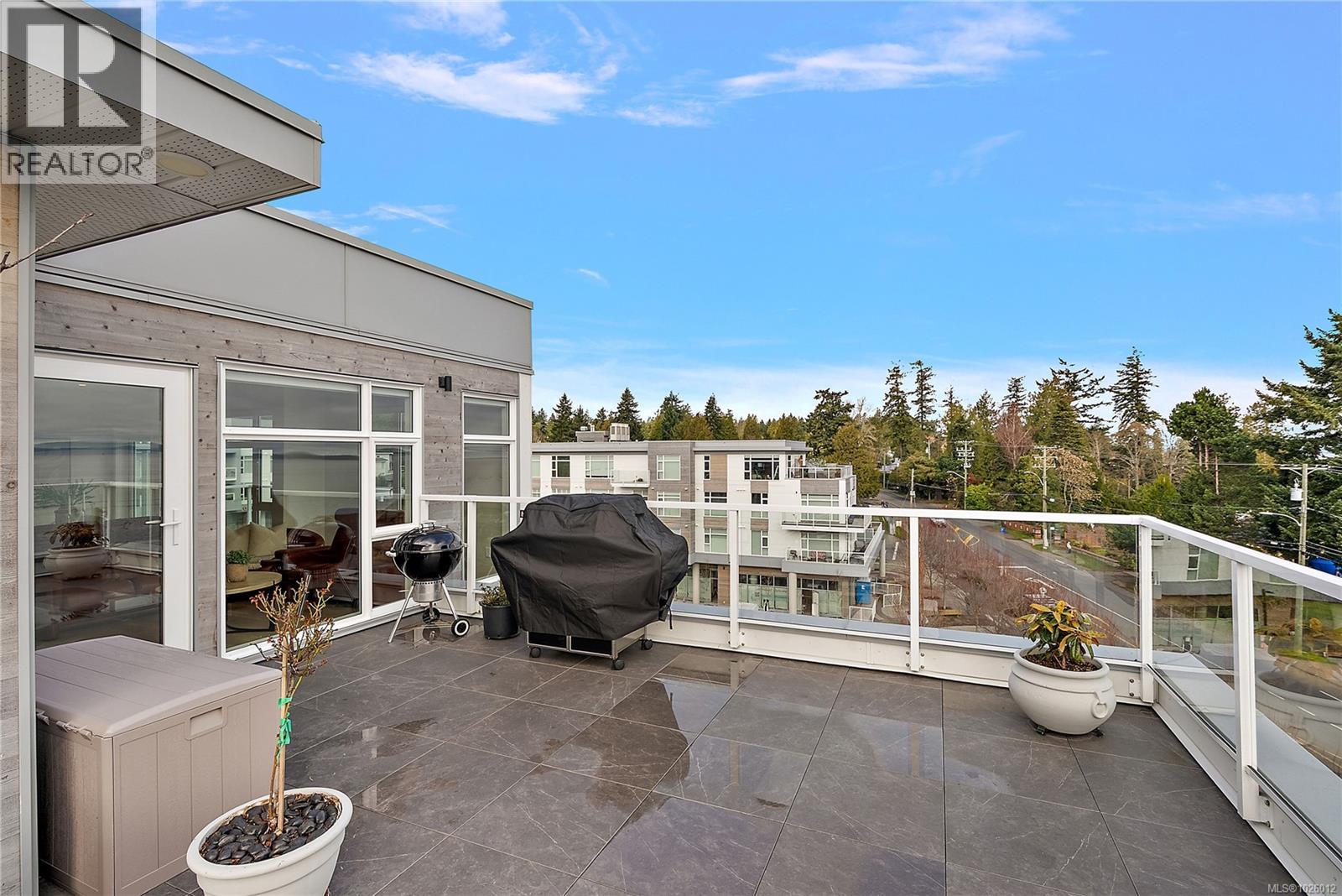 410 5118 Cordova Bay Road, Saanich
