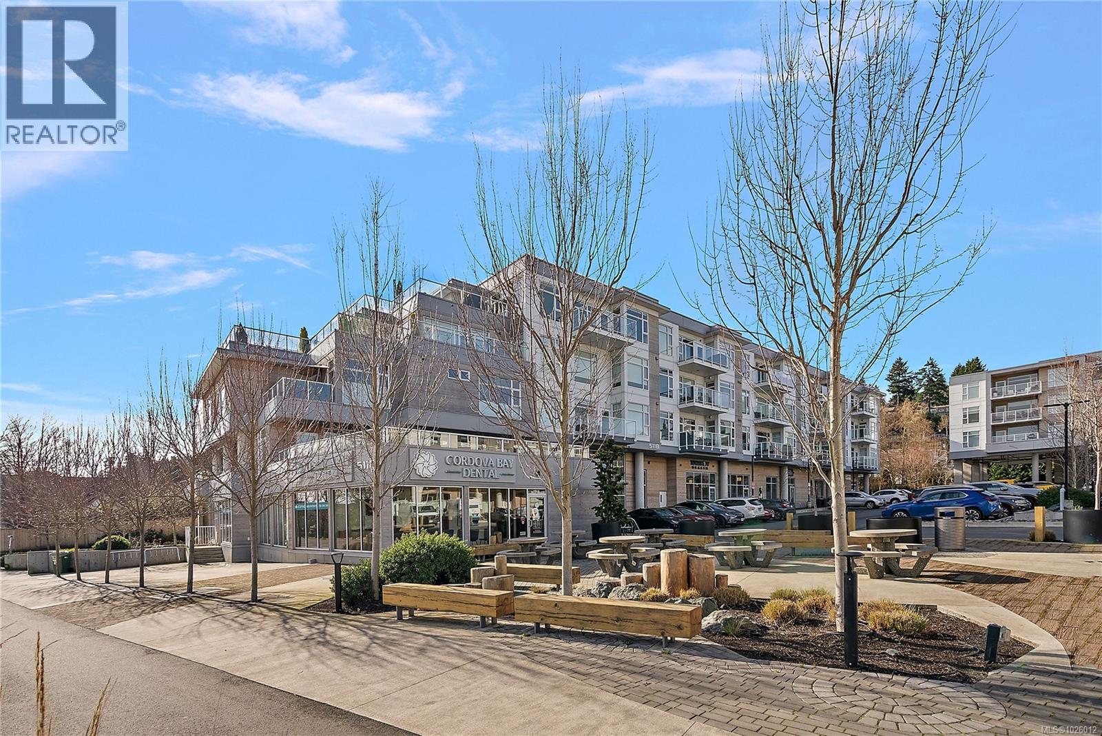410 5118 Cordova Bay Road, Saanich
