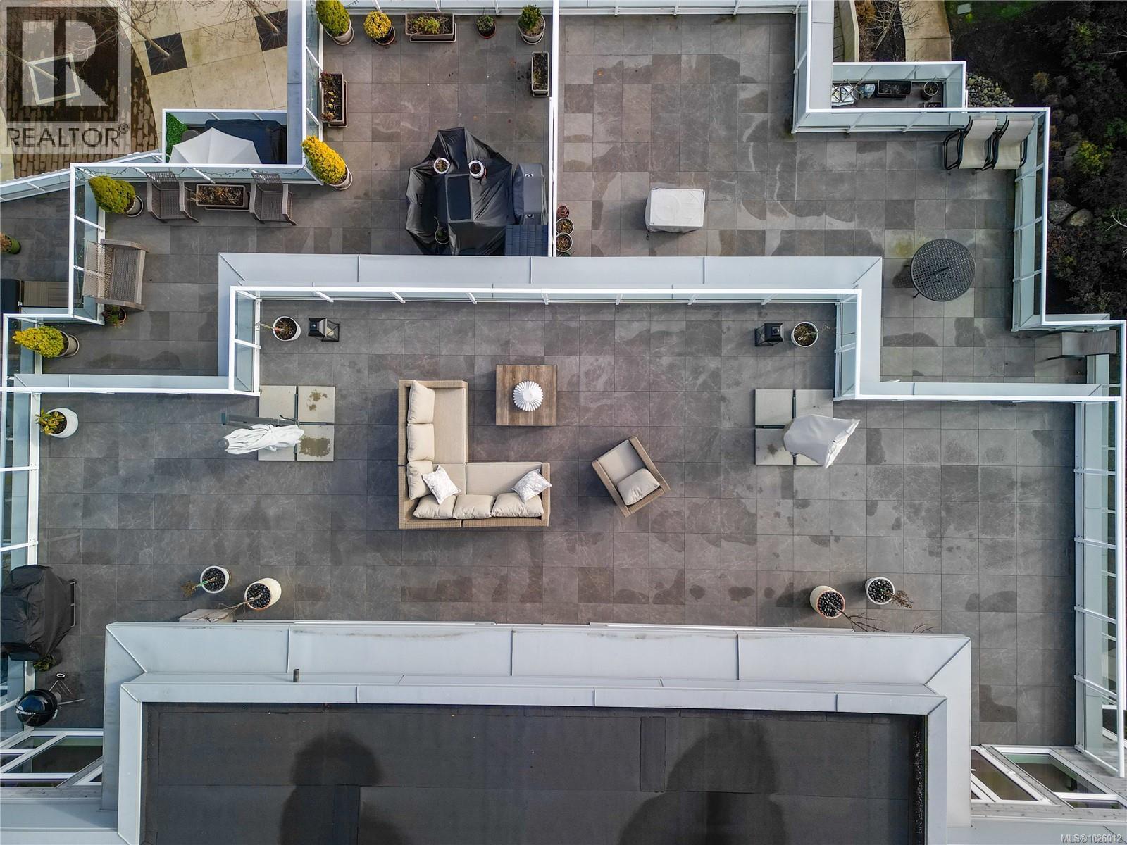 410 5118 Cordova Bay Road, Saanich