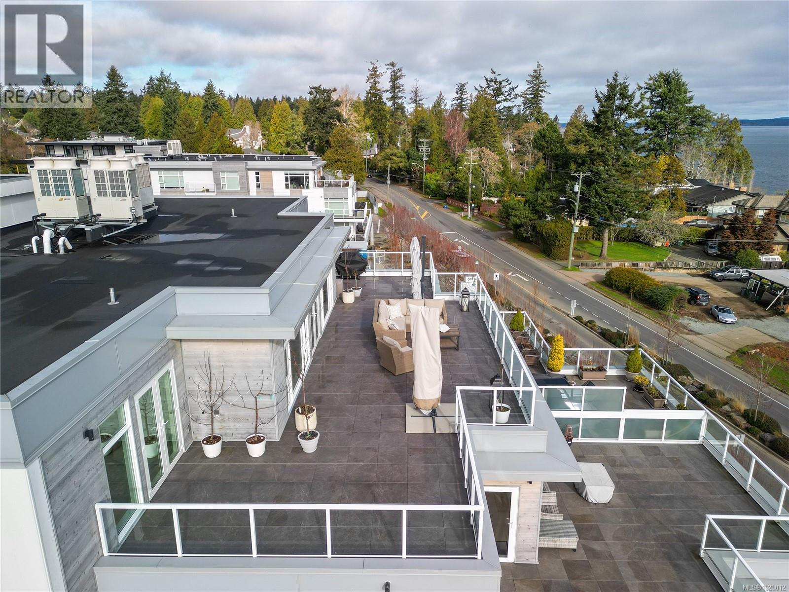 410 5118 Cordova Bay Road, Saanich