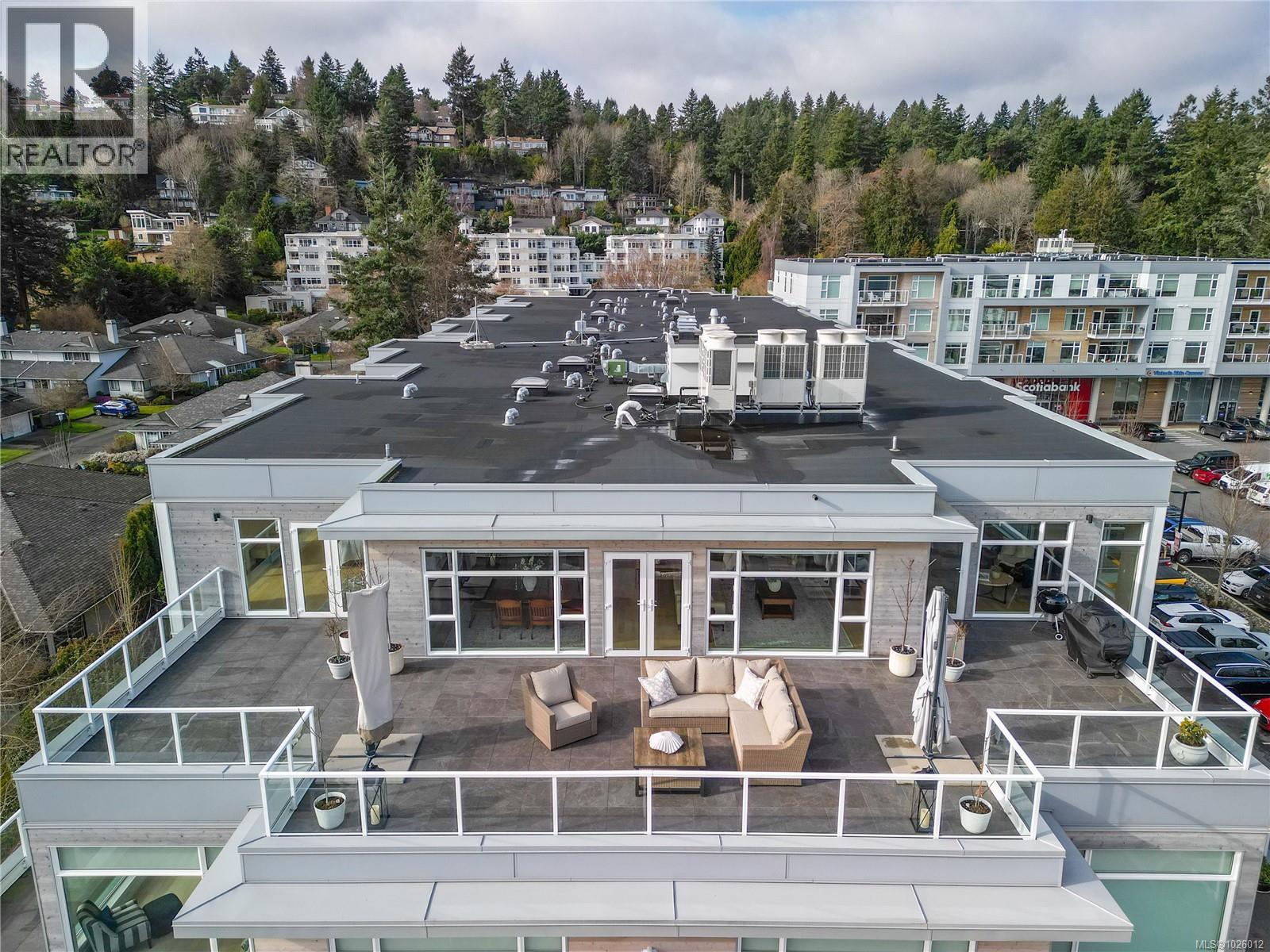 410 5118 Cordova Bay Road, Saanich