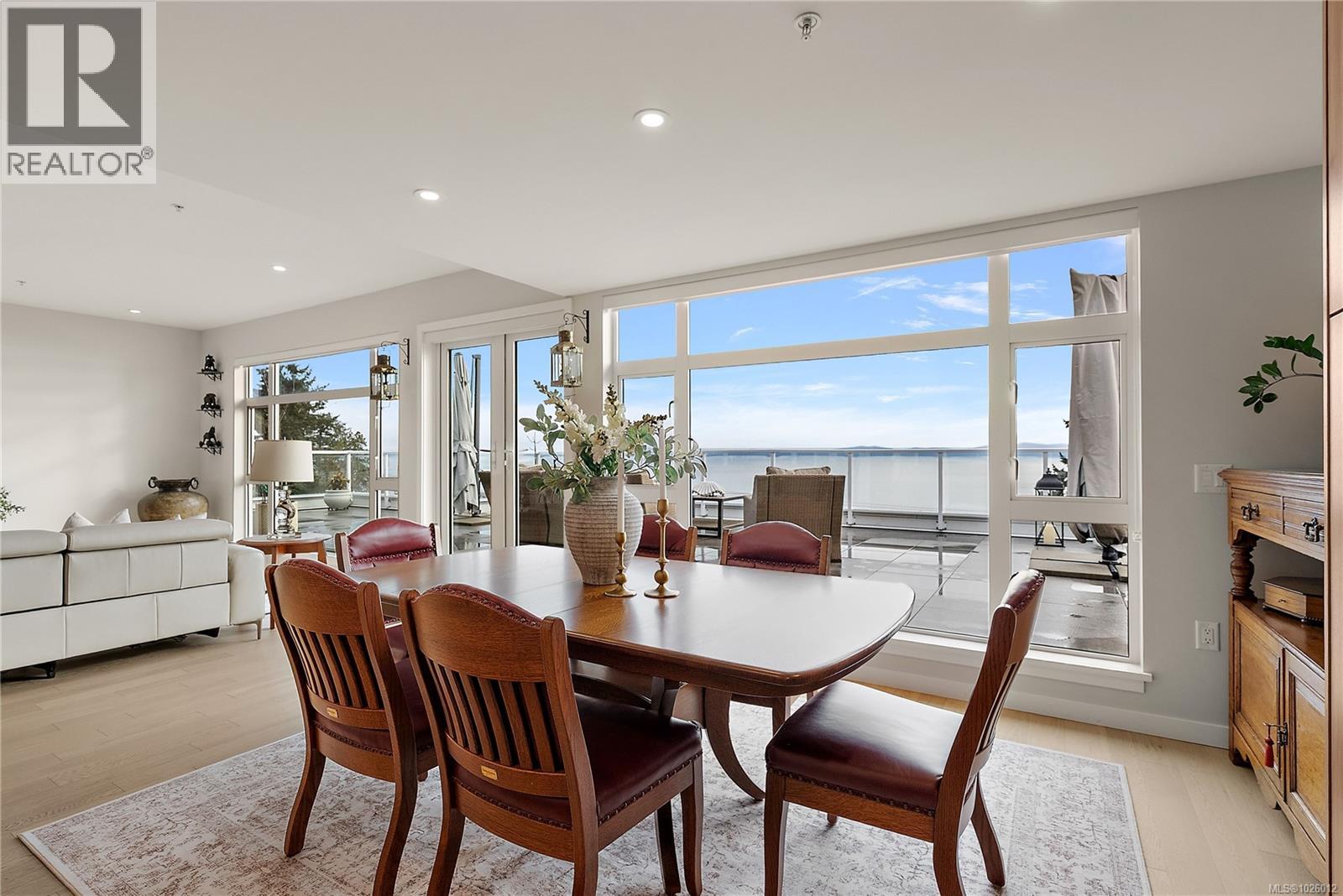 410 5118 Cordova Bay Road, Saanich