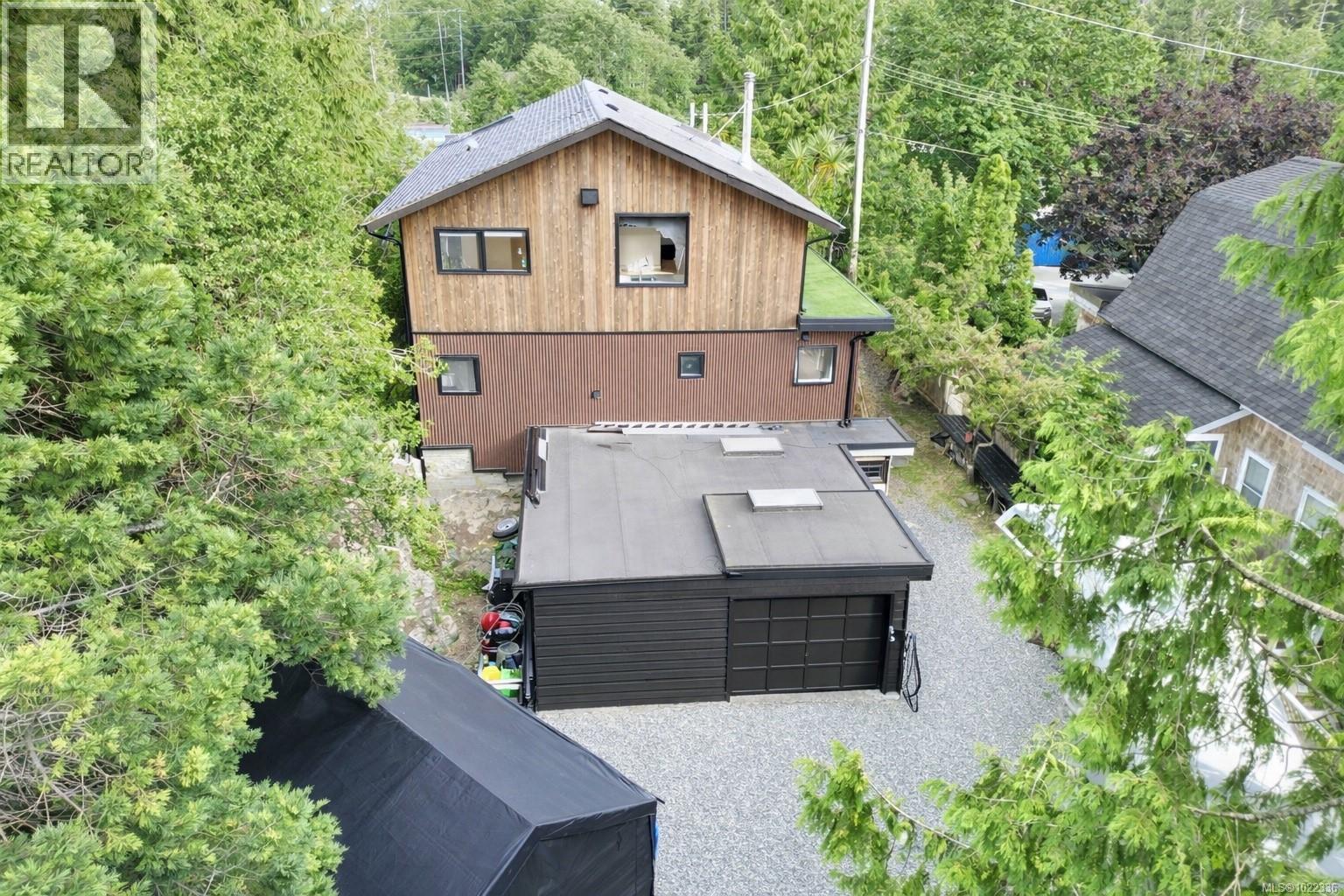 260 Neill St, Tofino