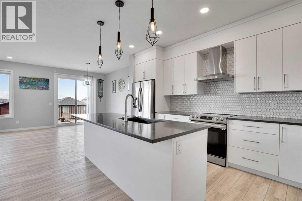 179 Lucas Heights NW - Photo 3 of 50, Calgary, Alberta