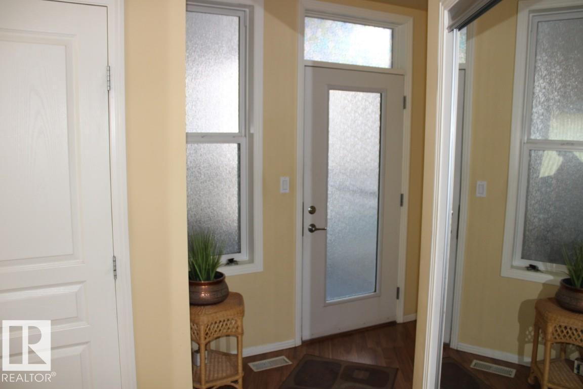 #330 4831 104A ST NW - 14