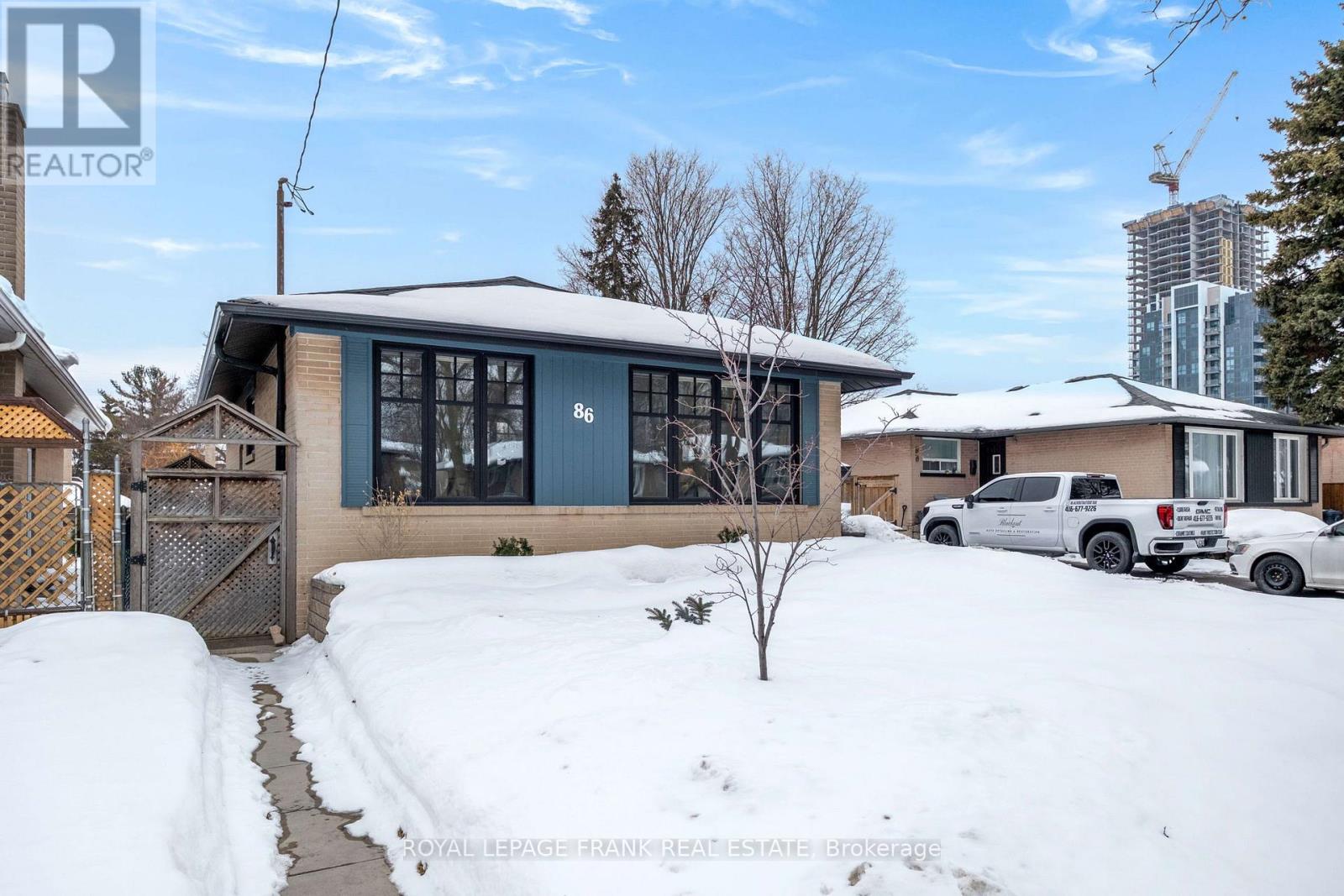 86 CLEMENTINE SQUARE - Photo 2 of 44, Toronto (Woburn), Ontario