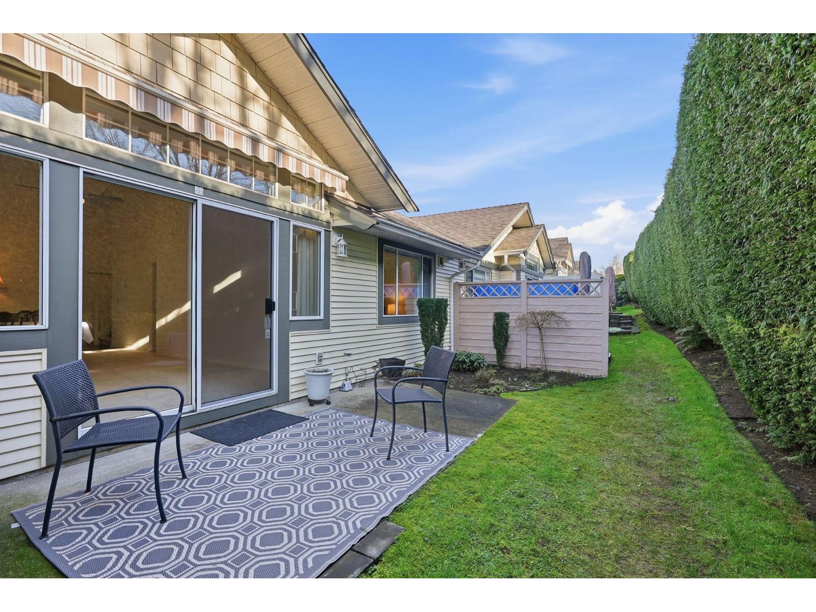 123 9012 WALNUT GROVE DRIVE, Langley